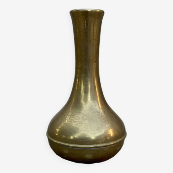 Vase en laiton artisanal vintage