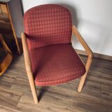 Powder pink armchair - light wood