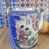 Japanese teapot "Geishas"