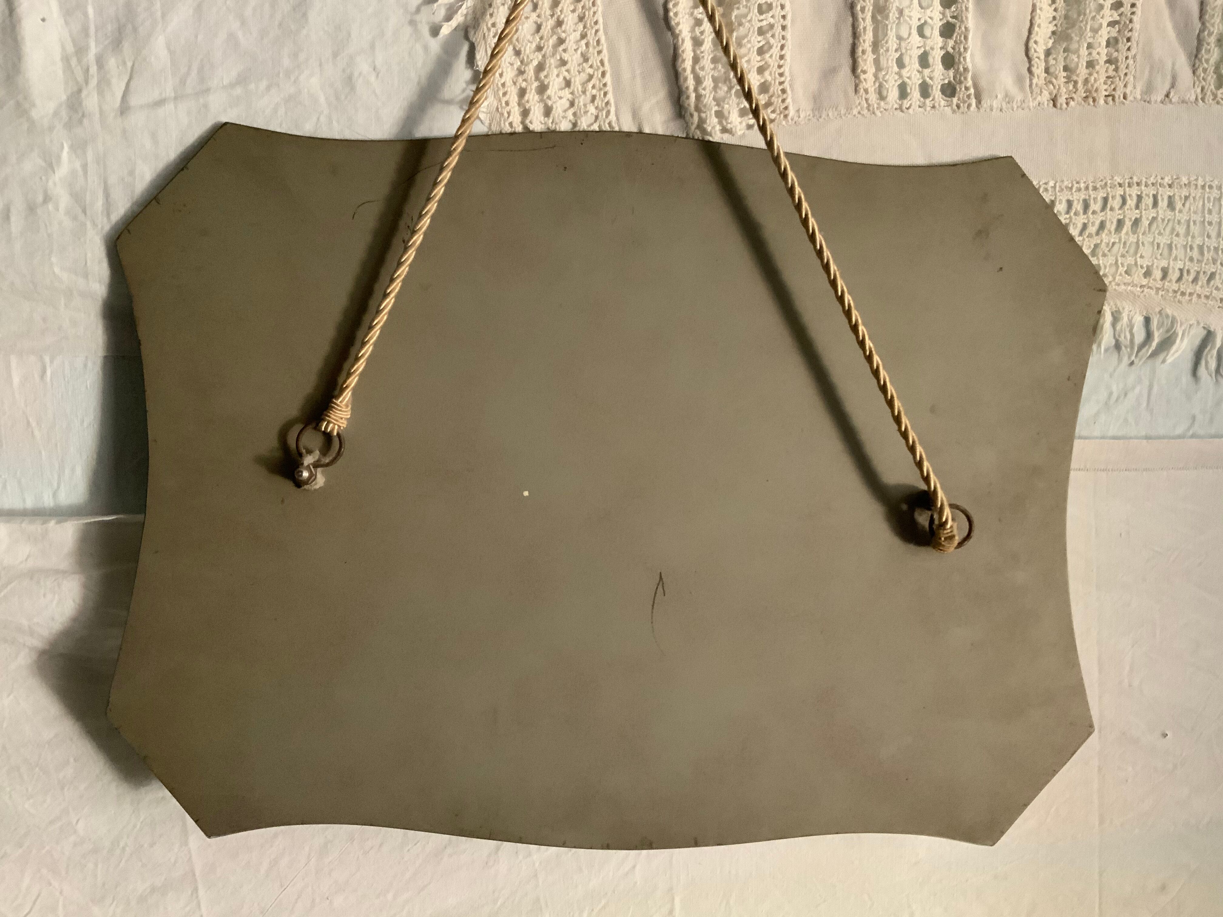 Bevelled mirror