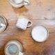 Série de 4 tasses et un pot à lait vintage en grès