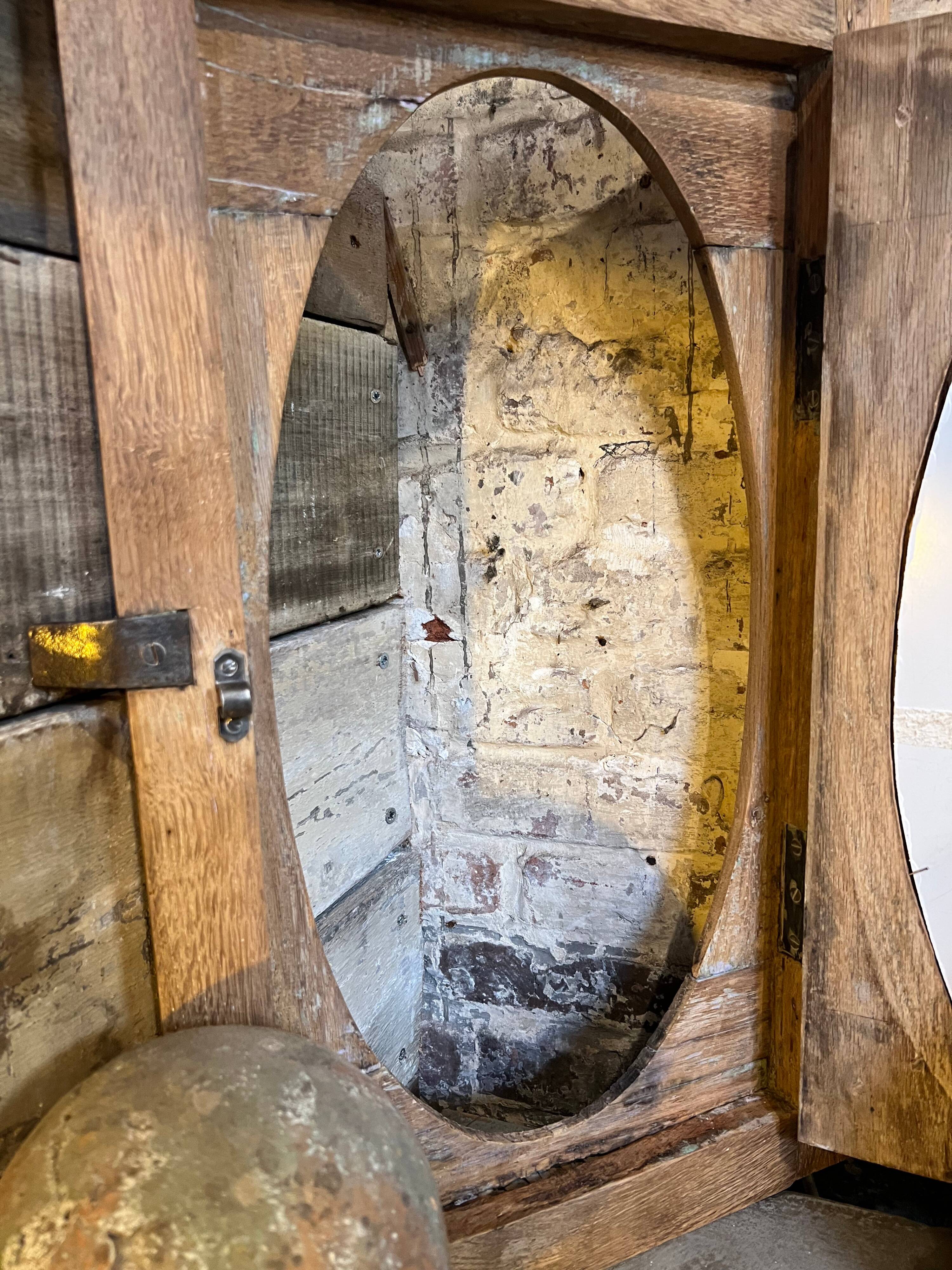 Bull's-eye mirror oak