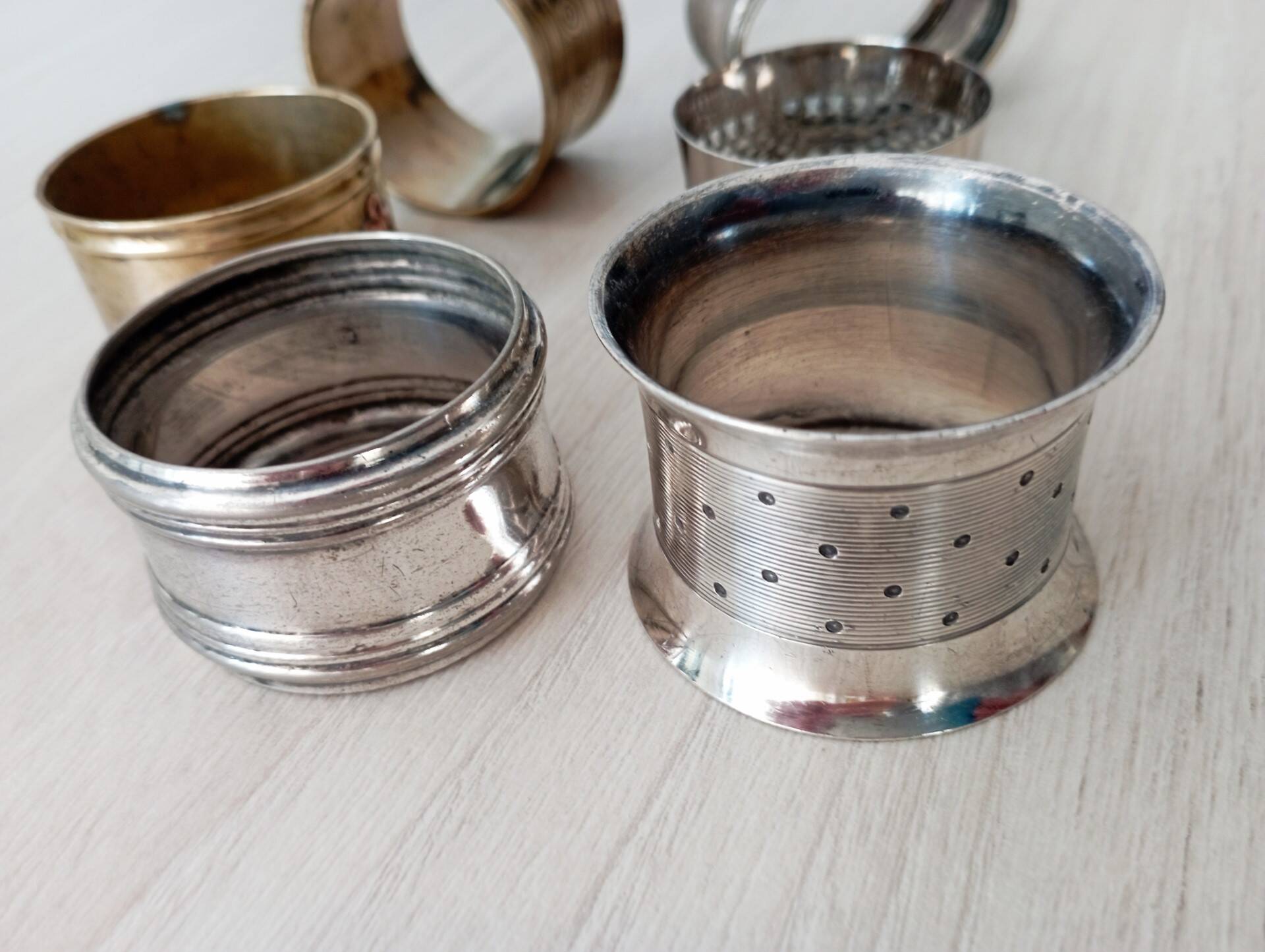 Set of 6 old napkin rings