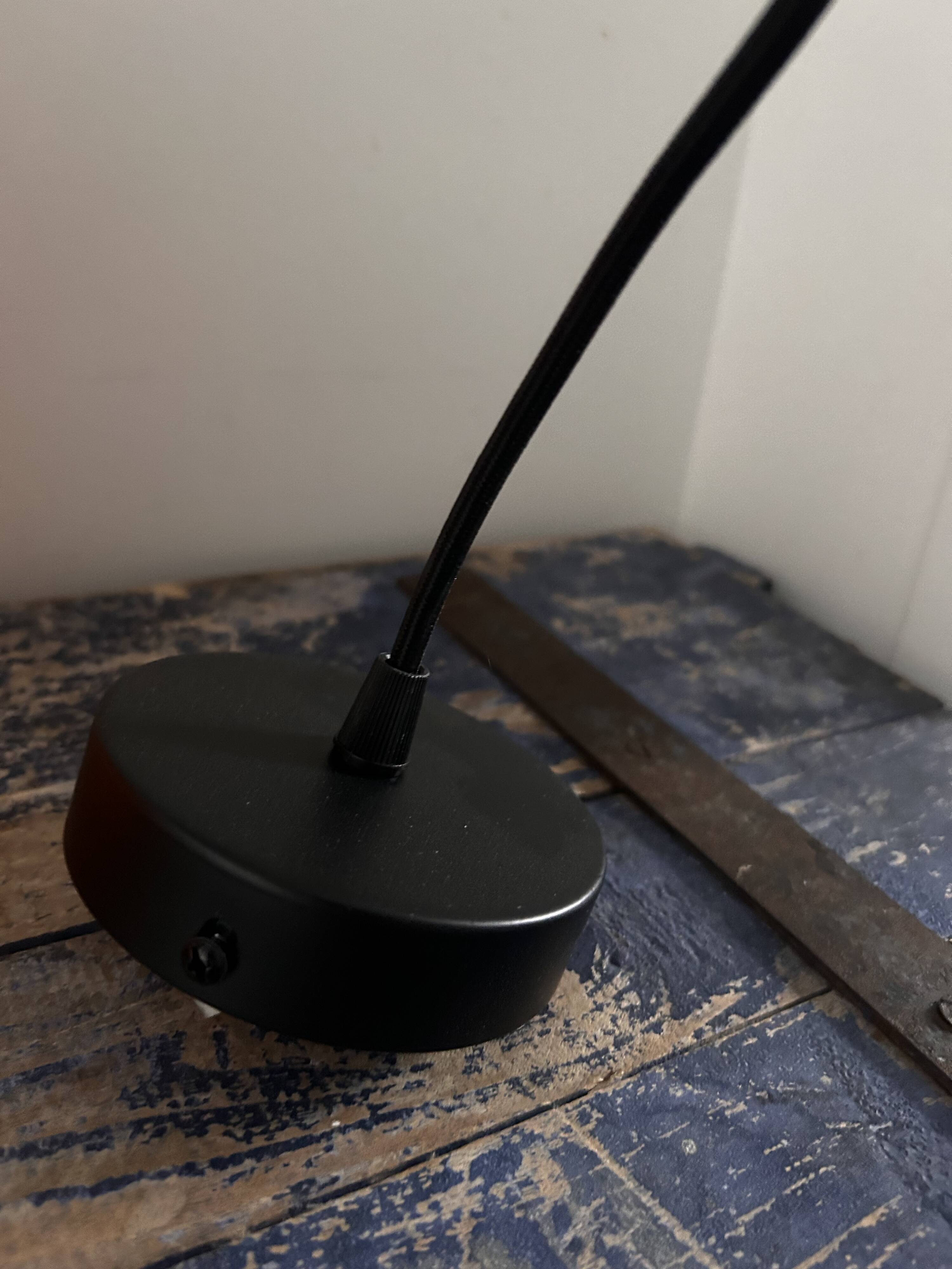 Spiral glass pendant light