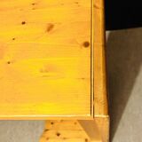 selected by Charlotte Perriand coffee table les Arcs