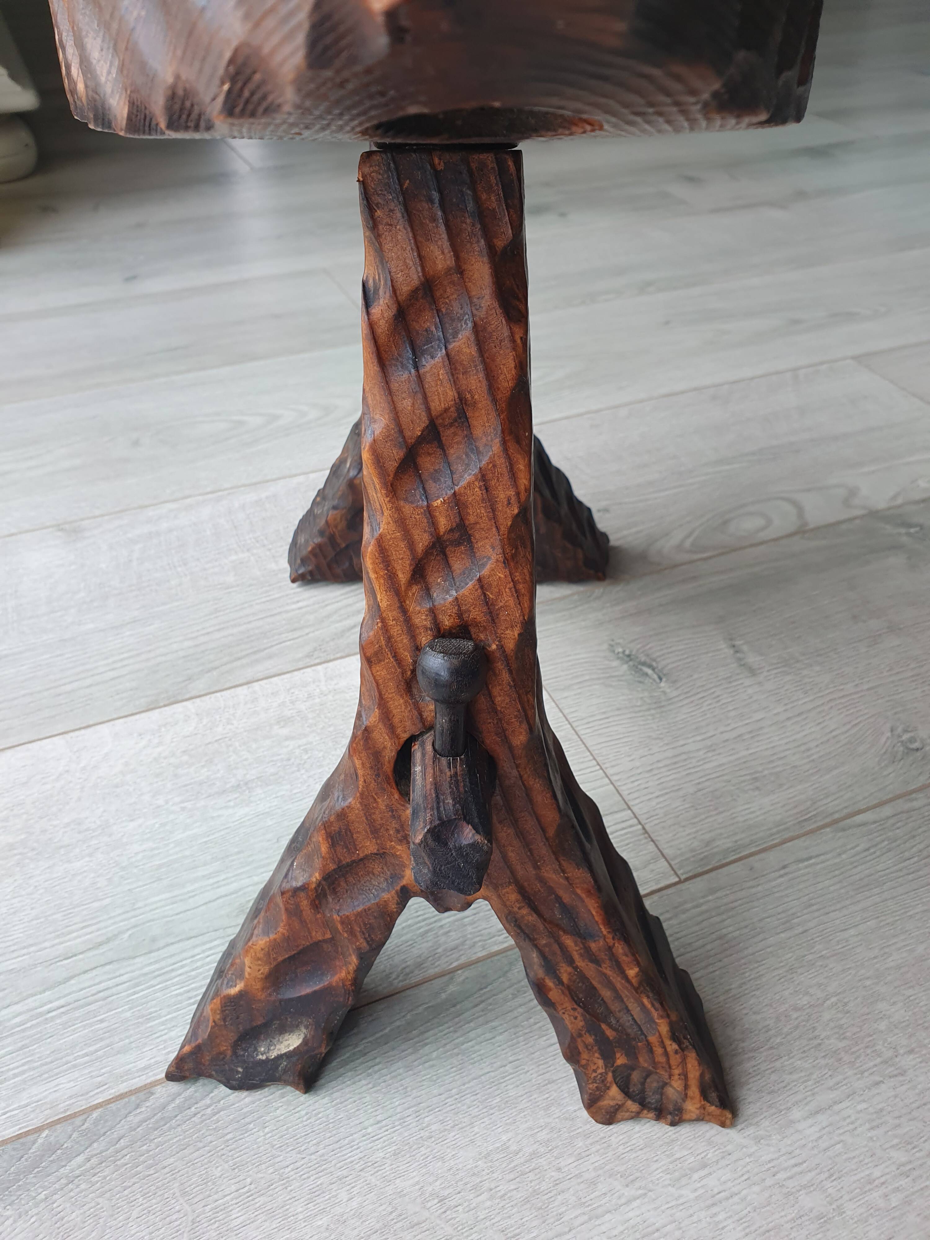 Spanish stool