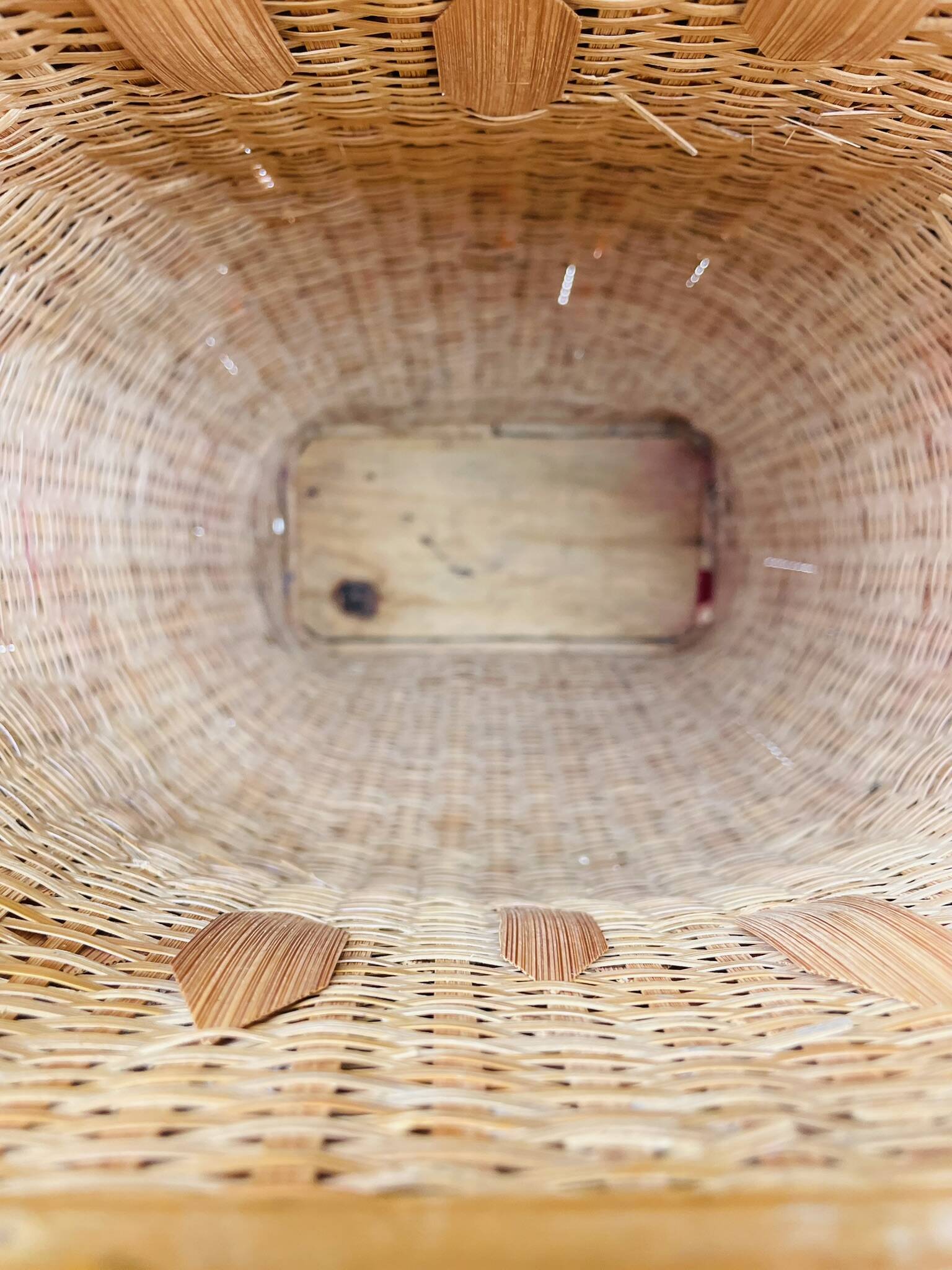 Vintage owl umbrella stand in bamboo and rattan