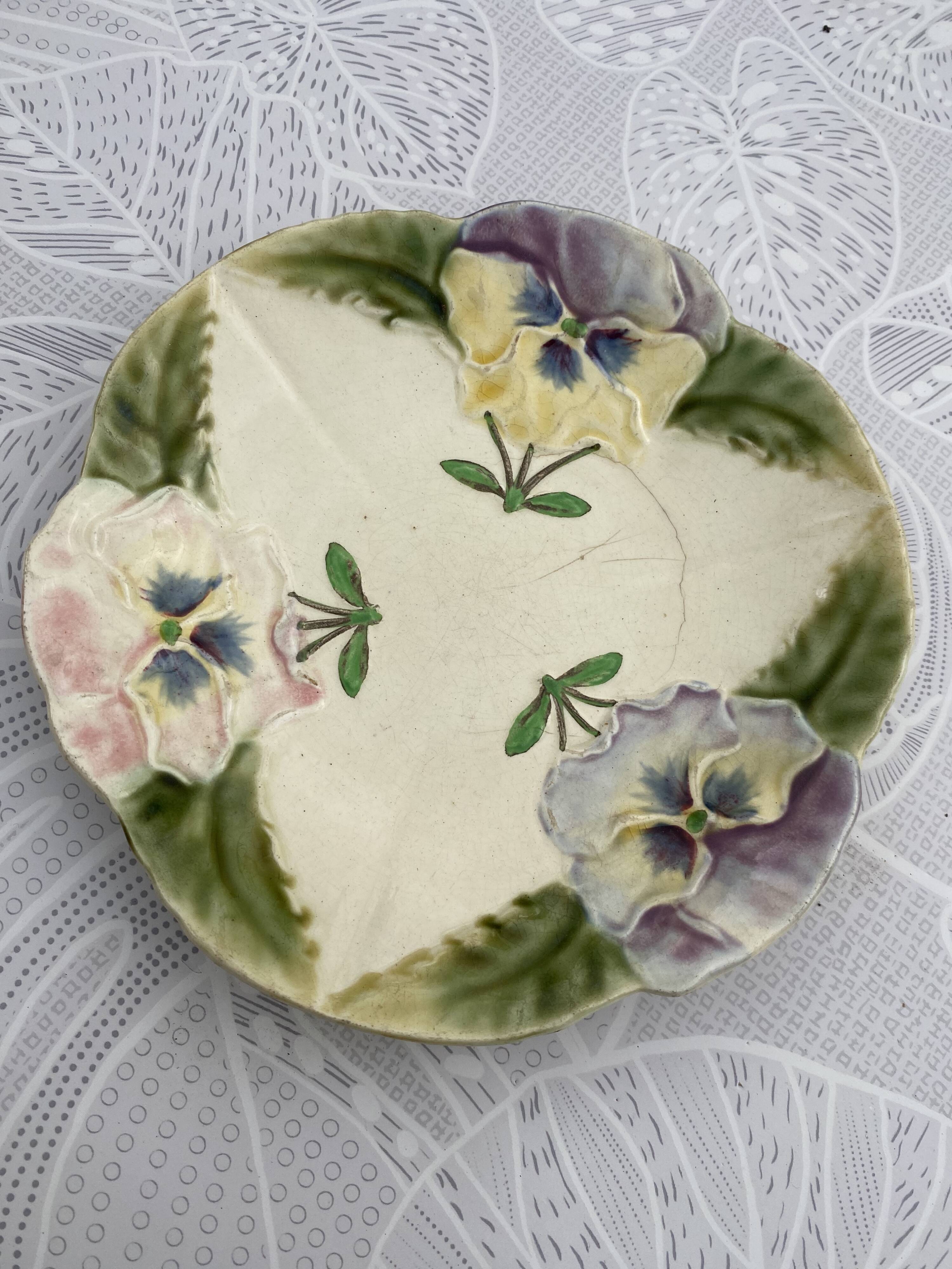 : Antique Longchamp slipware plate - Pansy decoration