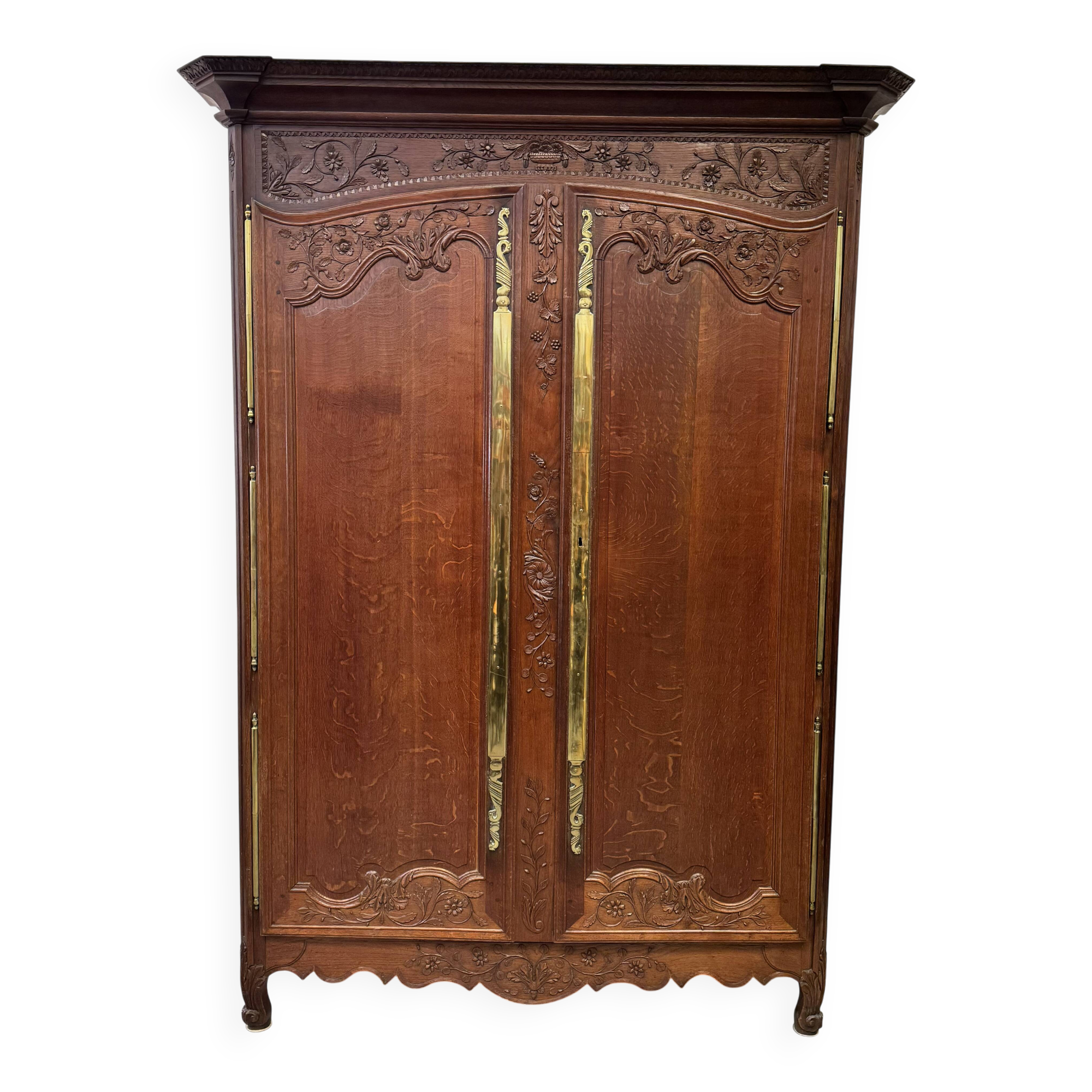 Large Country Wardrobe - French Provençal, in oak, 17th century