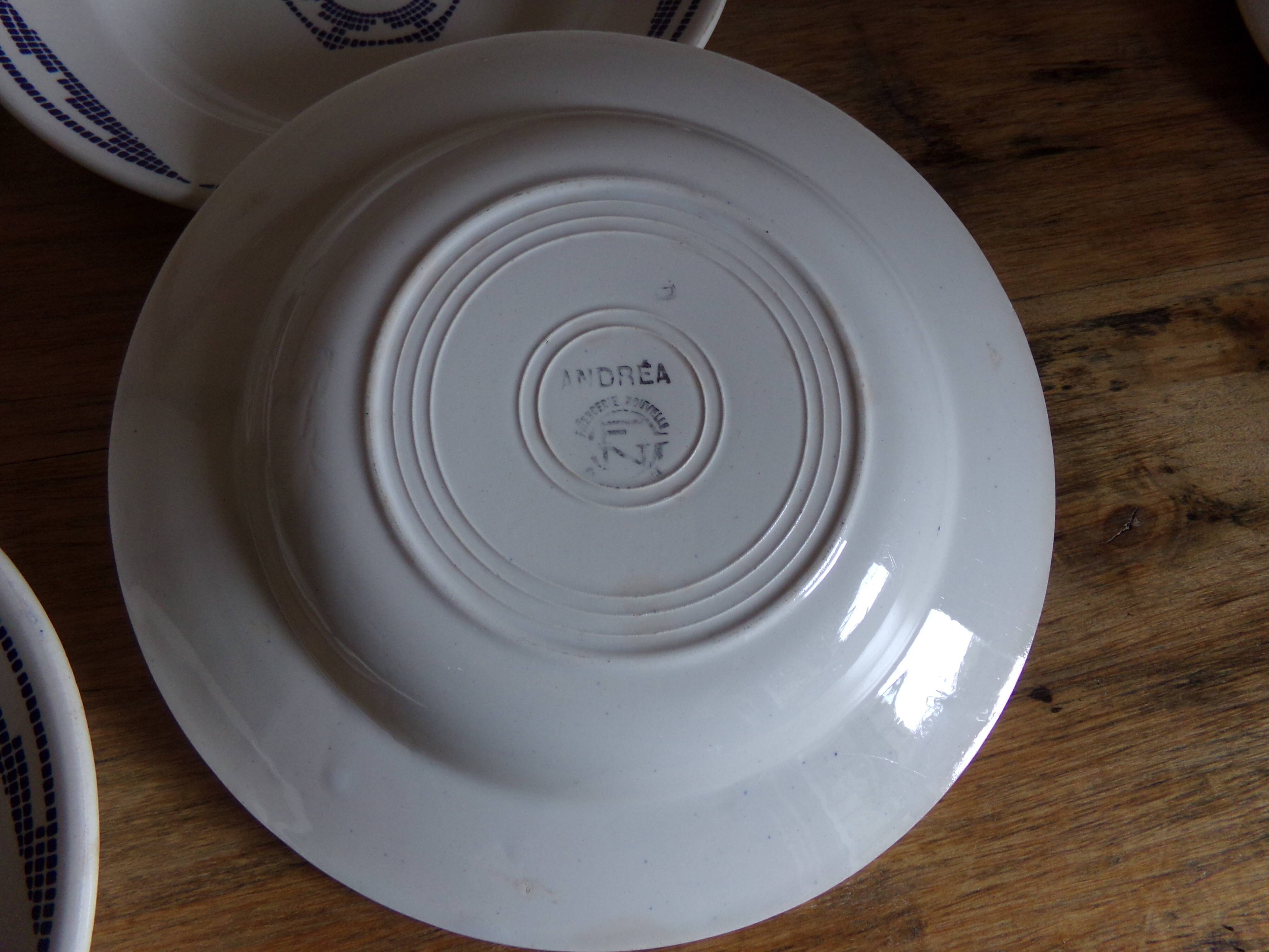 Set of 4 soup plates of the Faiencerie Nouvelle of Givors France