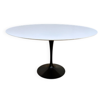 Table ronde Tulipe de Eero Saarinen pour Knoll