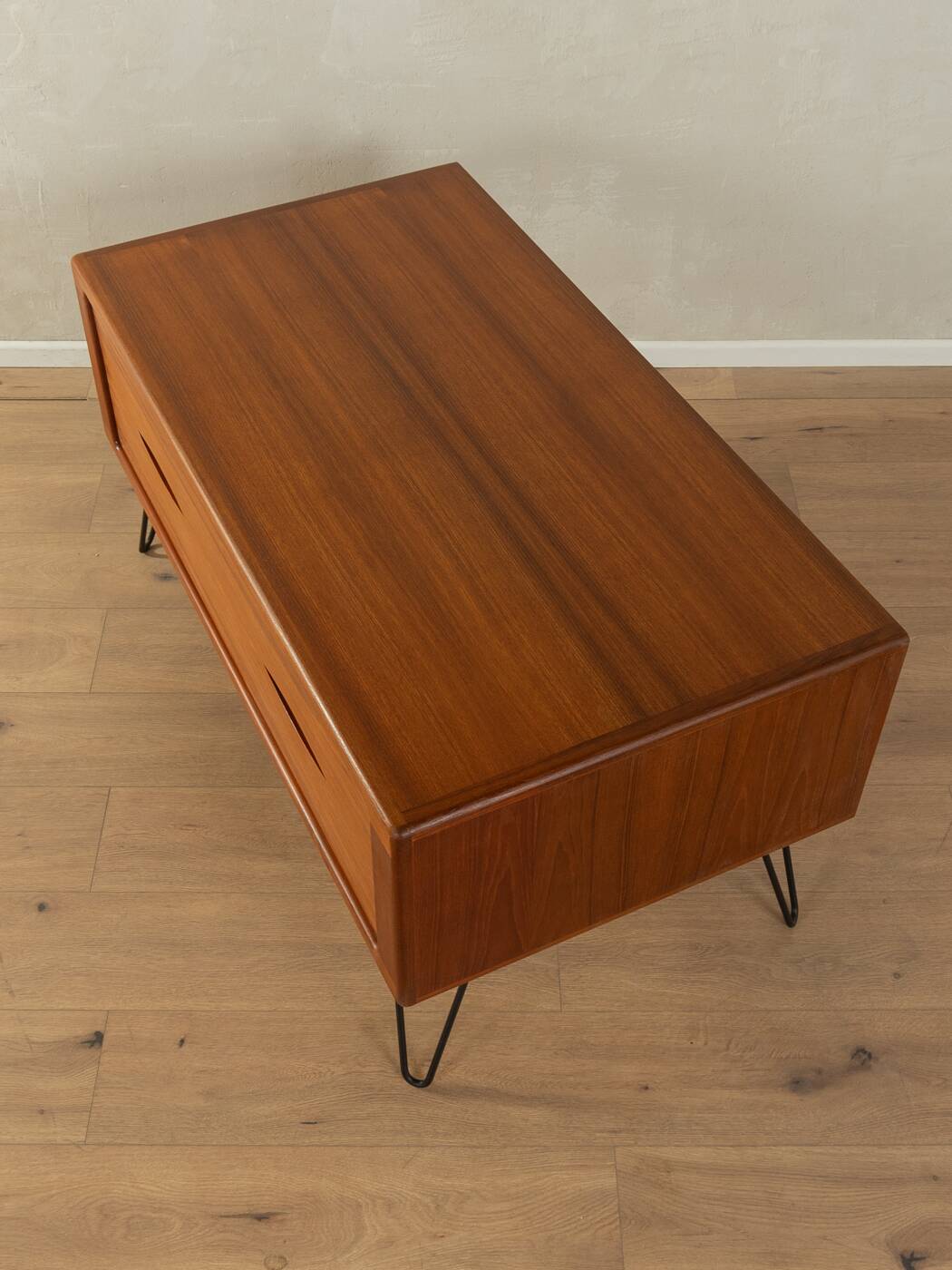 Buffet bas des années 1960, Dyrlund