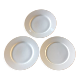 3 assiettes plates en faïence blanche