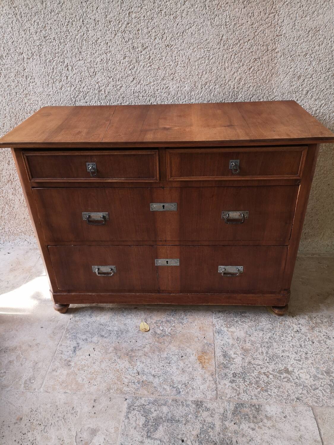 Antique chest of drawers in wood and veneer