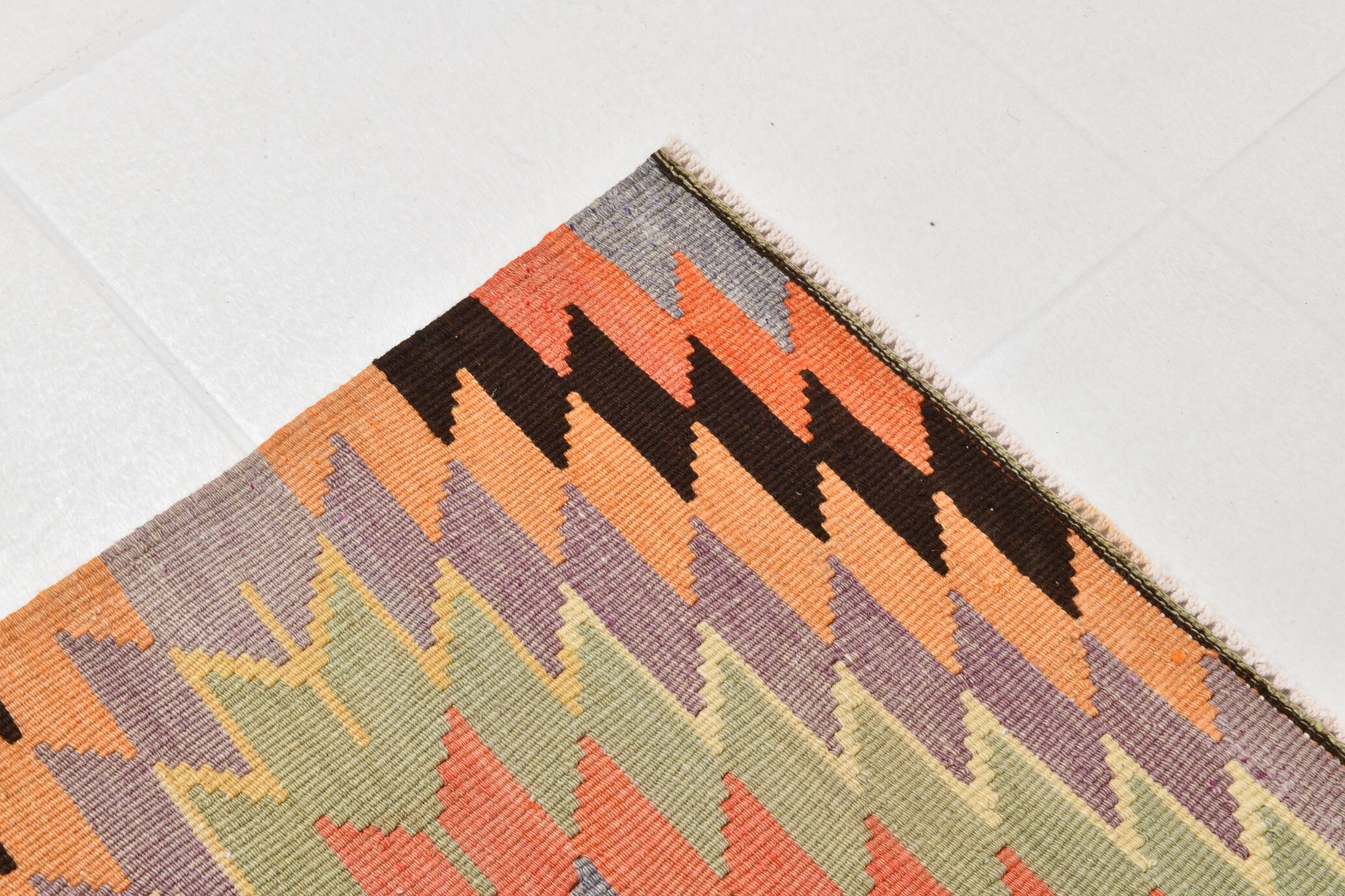 Tapis de sol tribal kilim vintage vert clair, 176x301 cm