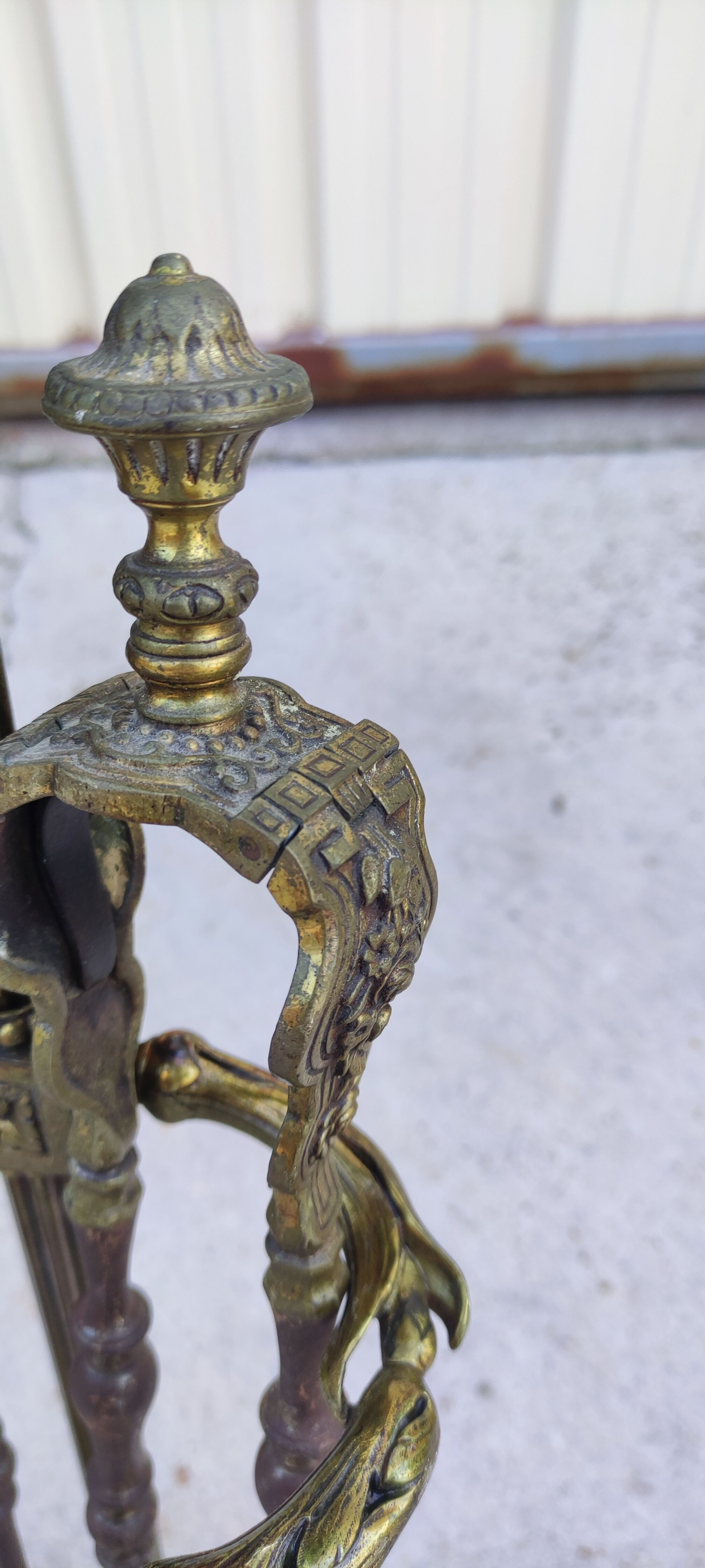 Servant of chemine 19th in bronze, 2 elements