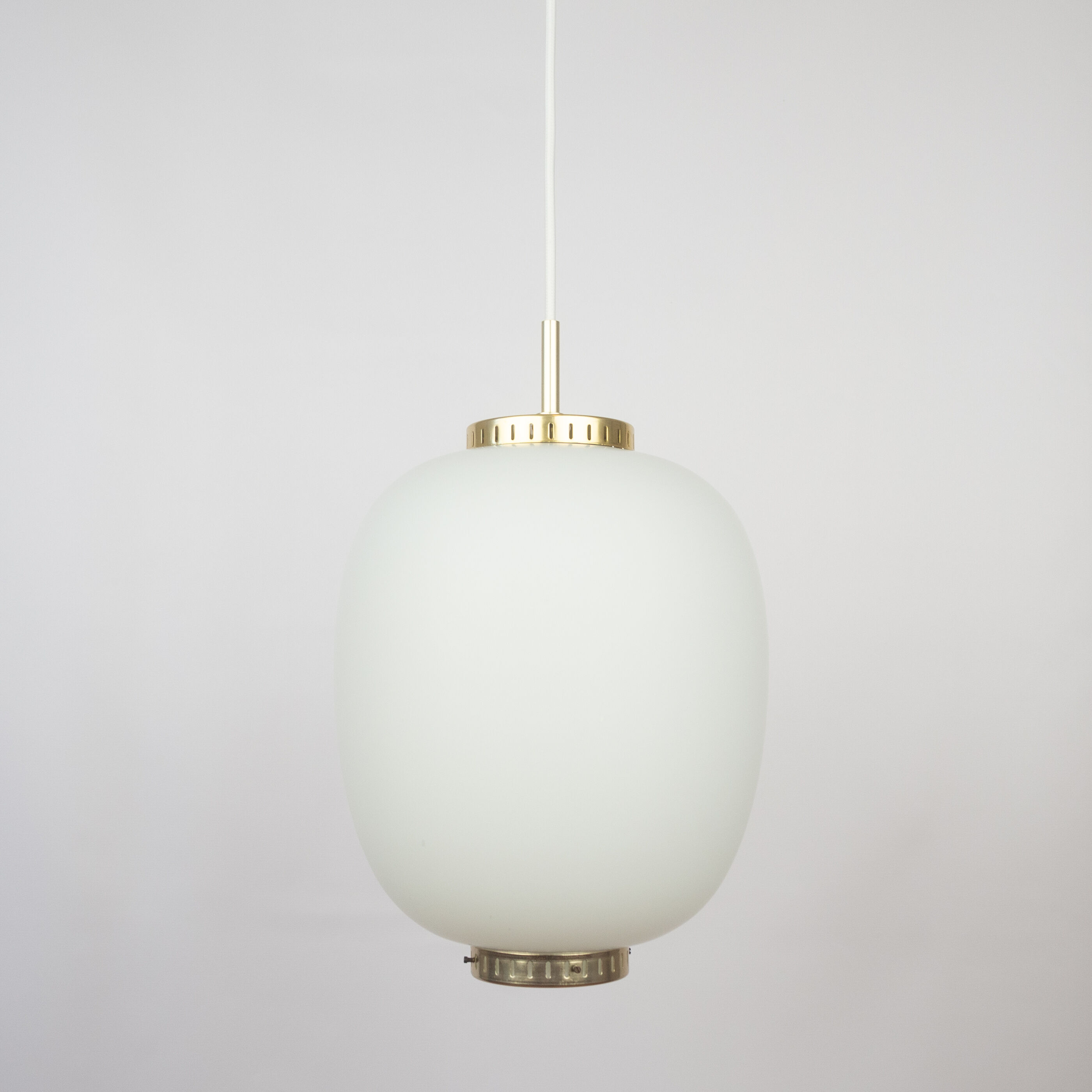 Suspension vintage danoise Kina par Bent Karlby, Lyfa, 1946