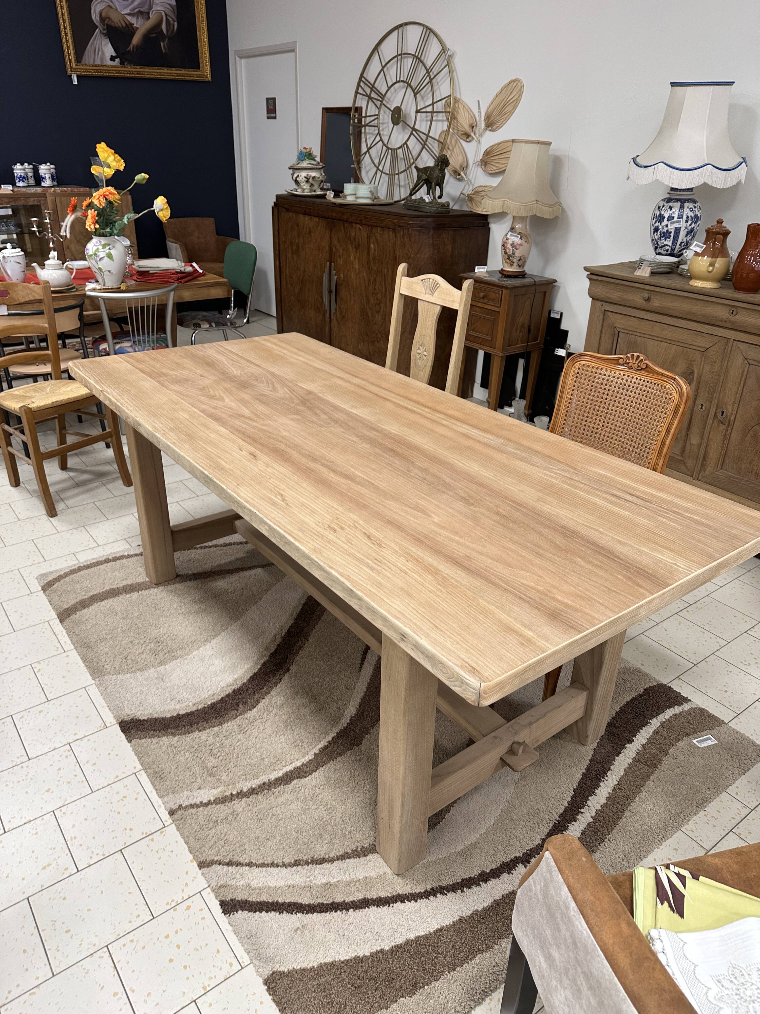 Table de salle à manger en chêne massif