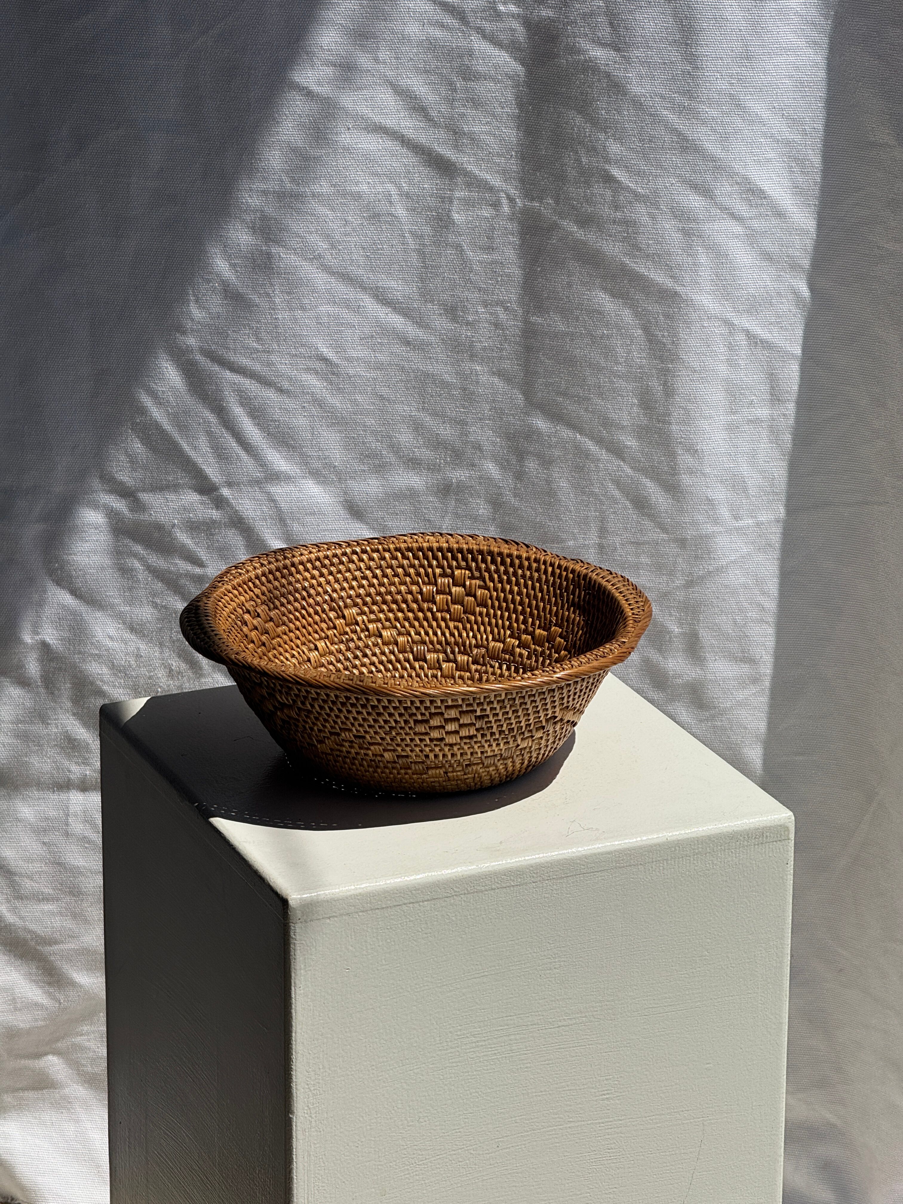 Handcrafted Indonesian rattan flower-shaped basket D26 H8