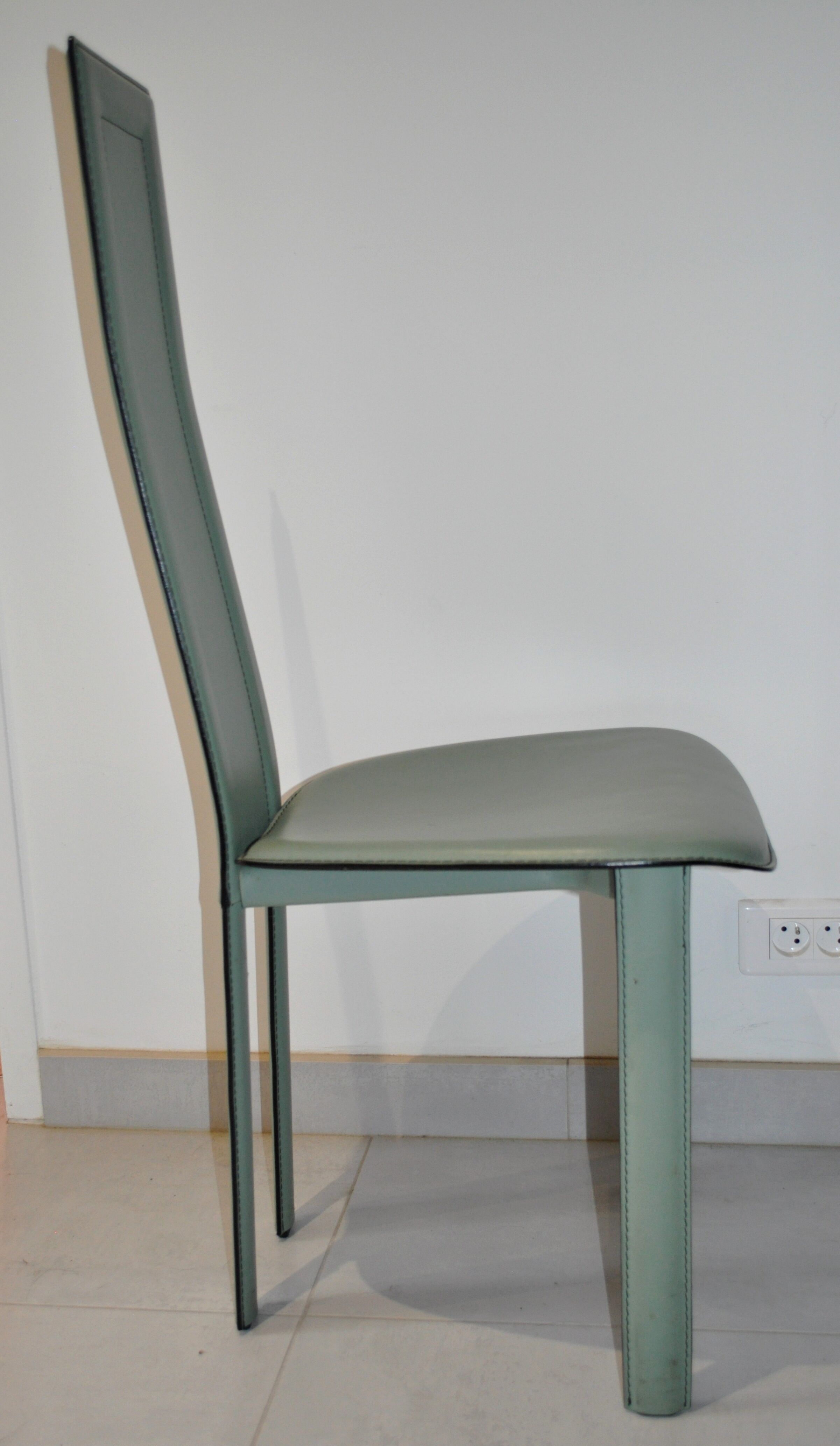 Chaise cuir designer italien Quia vintage