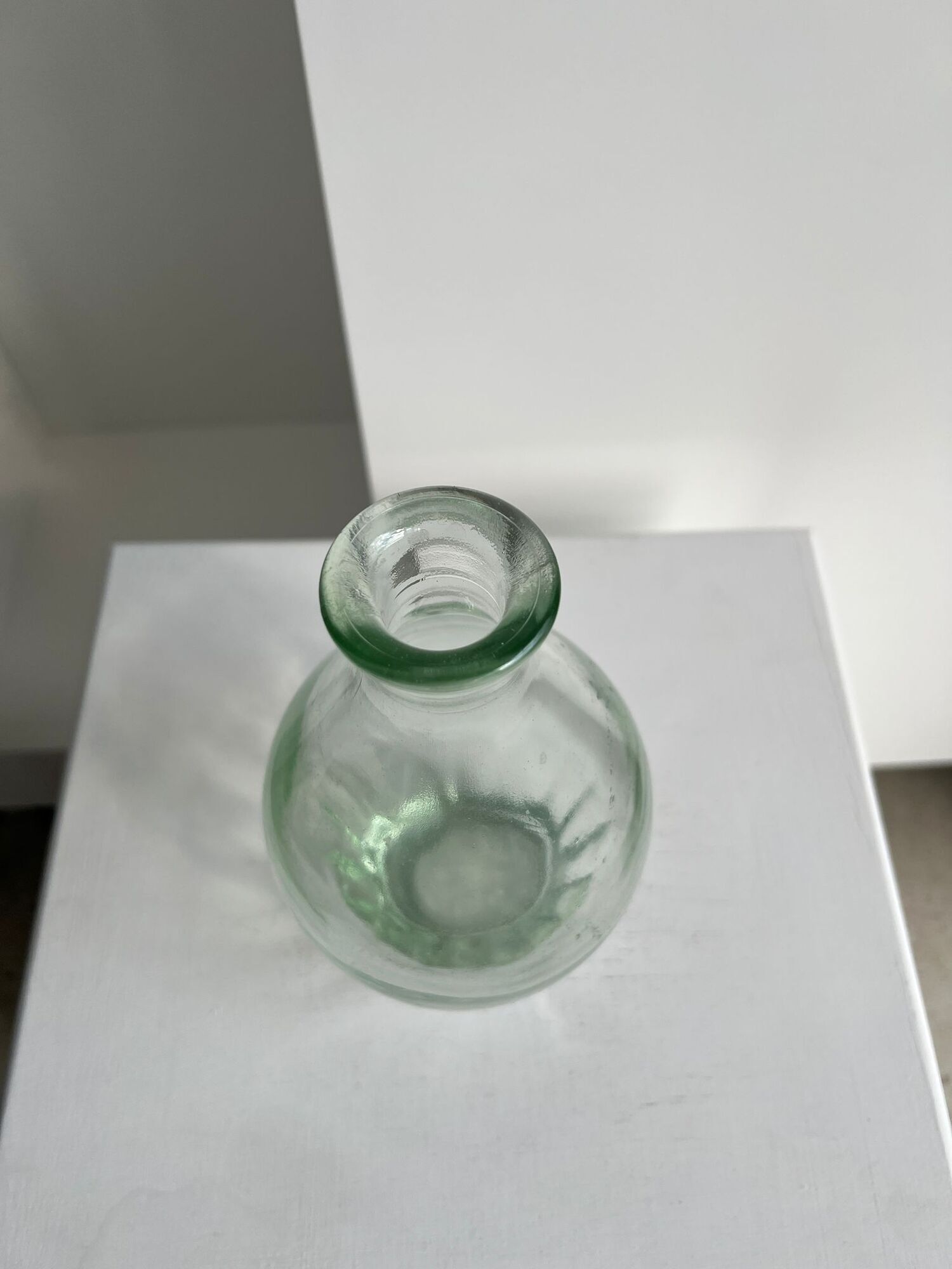 Vintage ovoid glass vase 70cl "Registered model" H:23cm