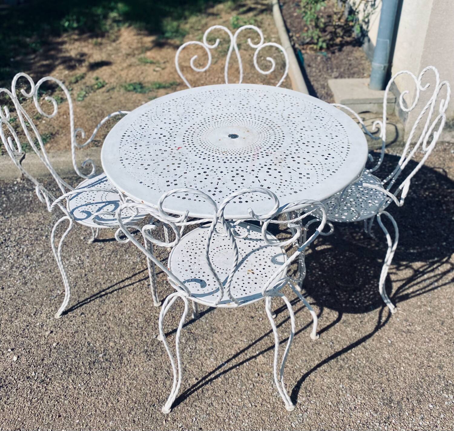 Salon de jardin en fer forgé blanc - 5 pièces