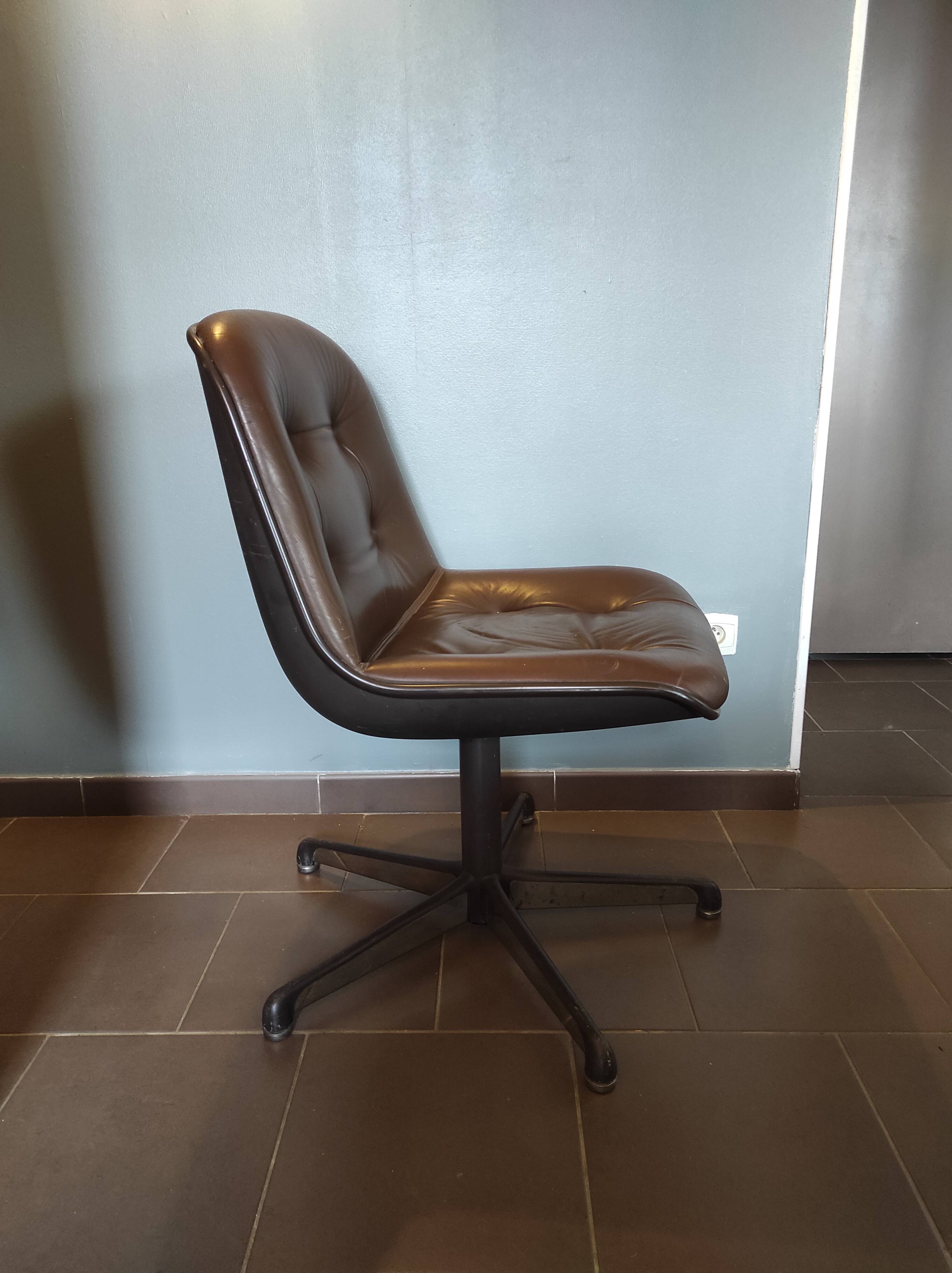 Leather armchair for Comforto