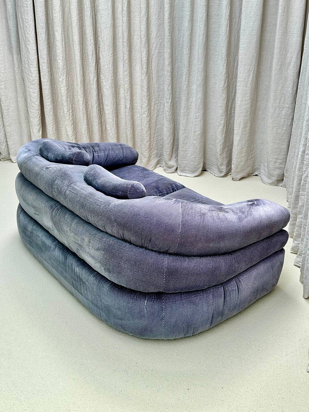 Velvet two seater 'Straccio', by De Pas, D'Urbino, Lomazzi