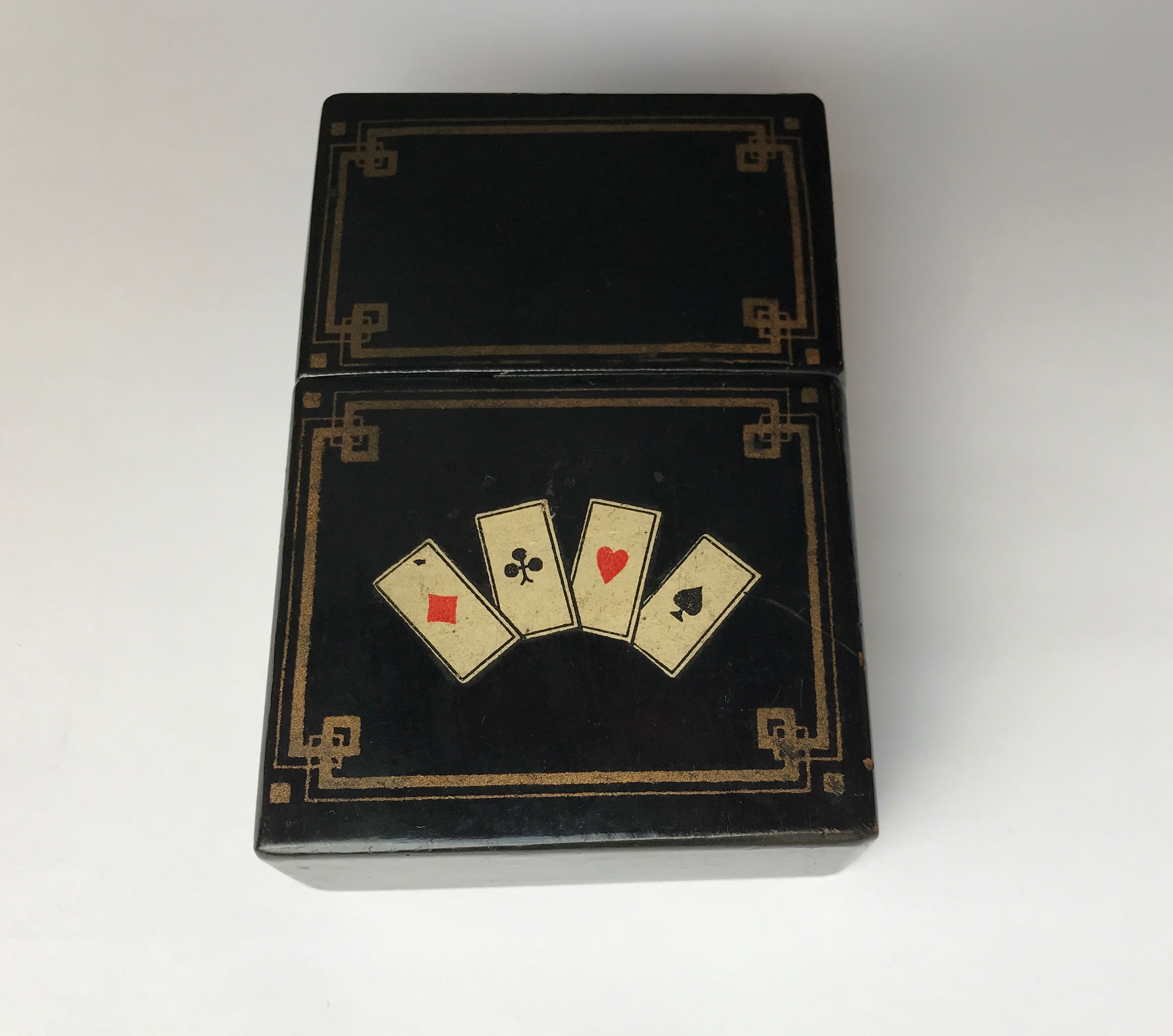 Box for card game period napoleon III in boiled cardboard