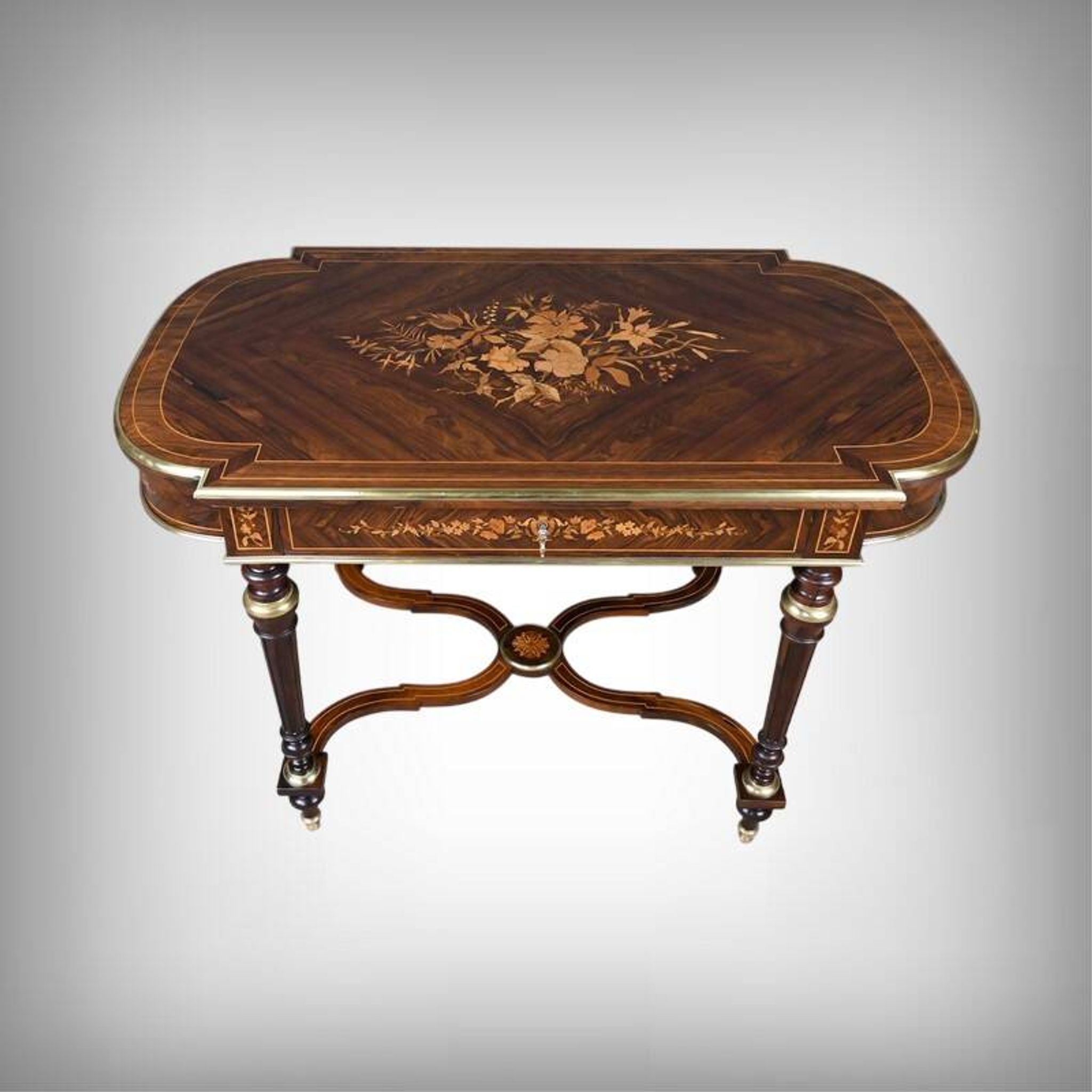 Middle table in rosewood veneer, Napoléon III period – 2nd half of the 19th century.