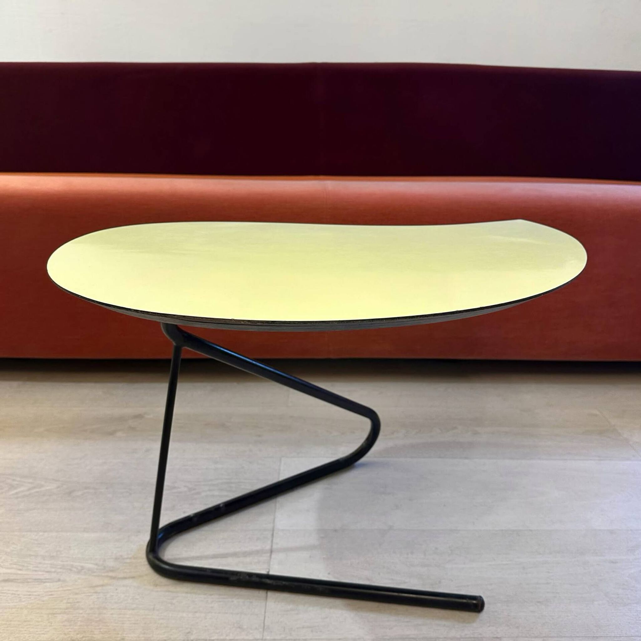 Table basse moderniste de forme libre, 1950