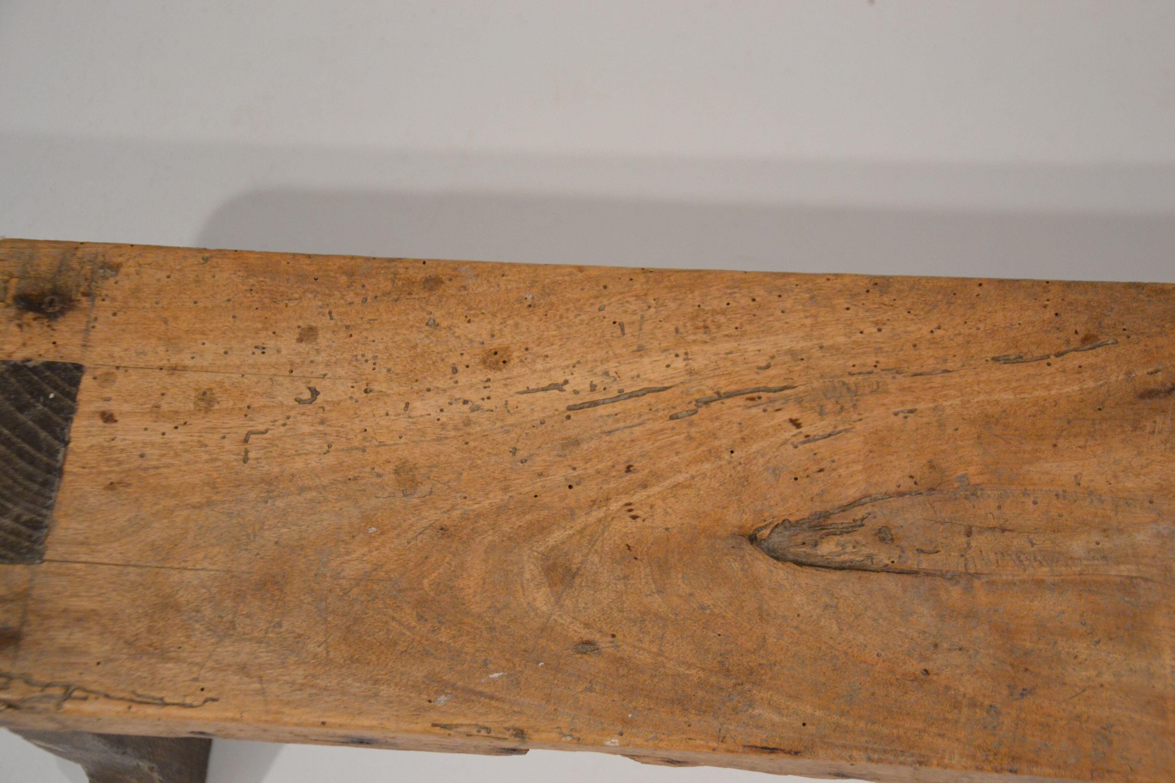 Banc ancien de ferme enfant