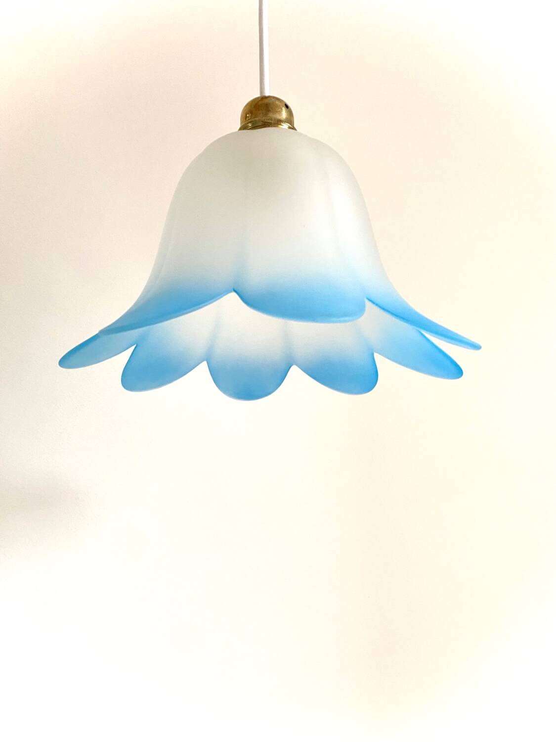Suspension tulipe bleue vintage