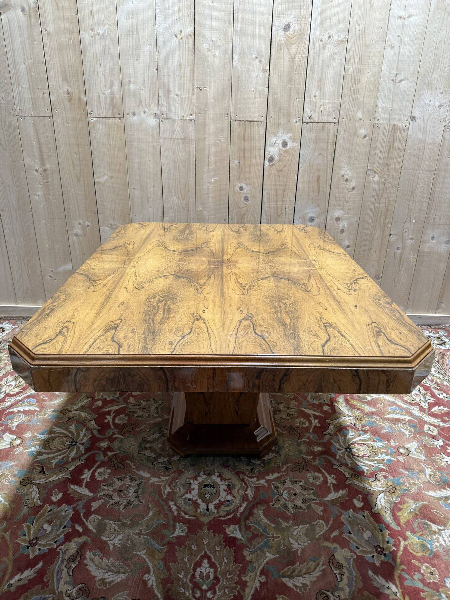 Art Deco dining table in walnut veneer