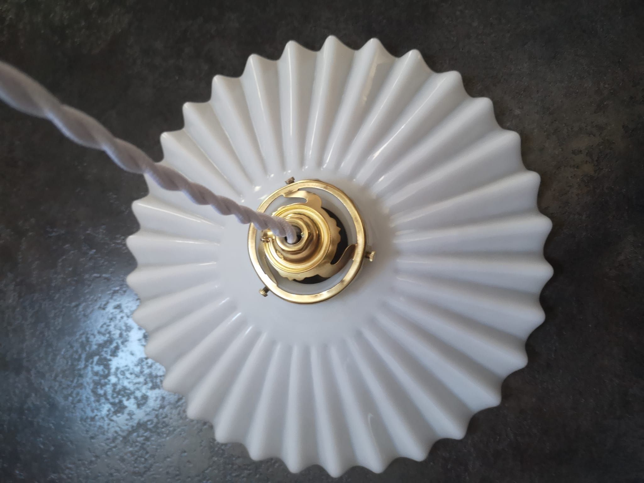 Old suspension opaline lampshade white serrated / pleated deco 1930 TBE