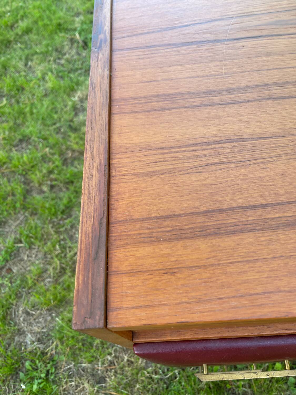 Commode coiffeuse modèle "ingrid" produit par Mondial literie.