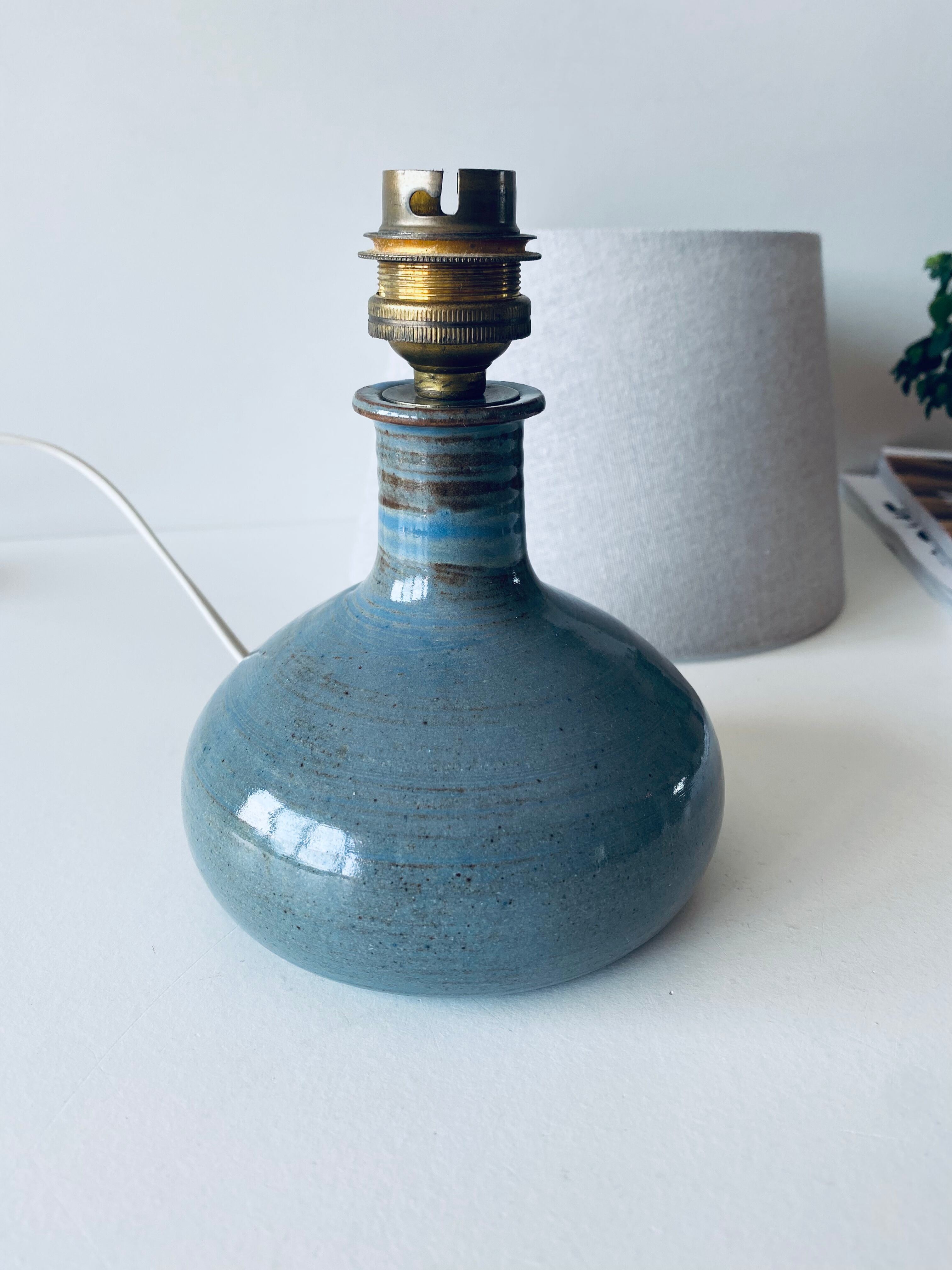 Lamp in enamelled sandstone