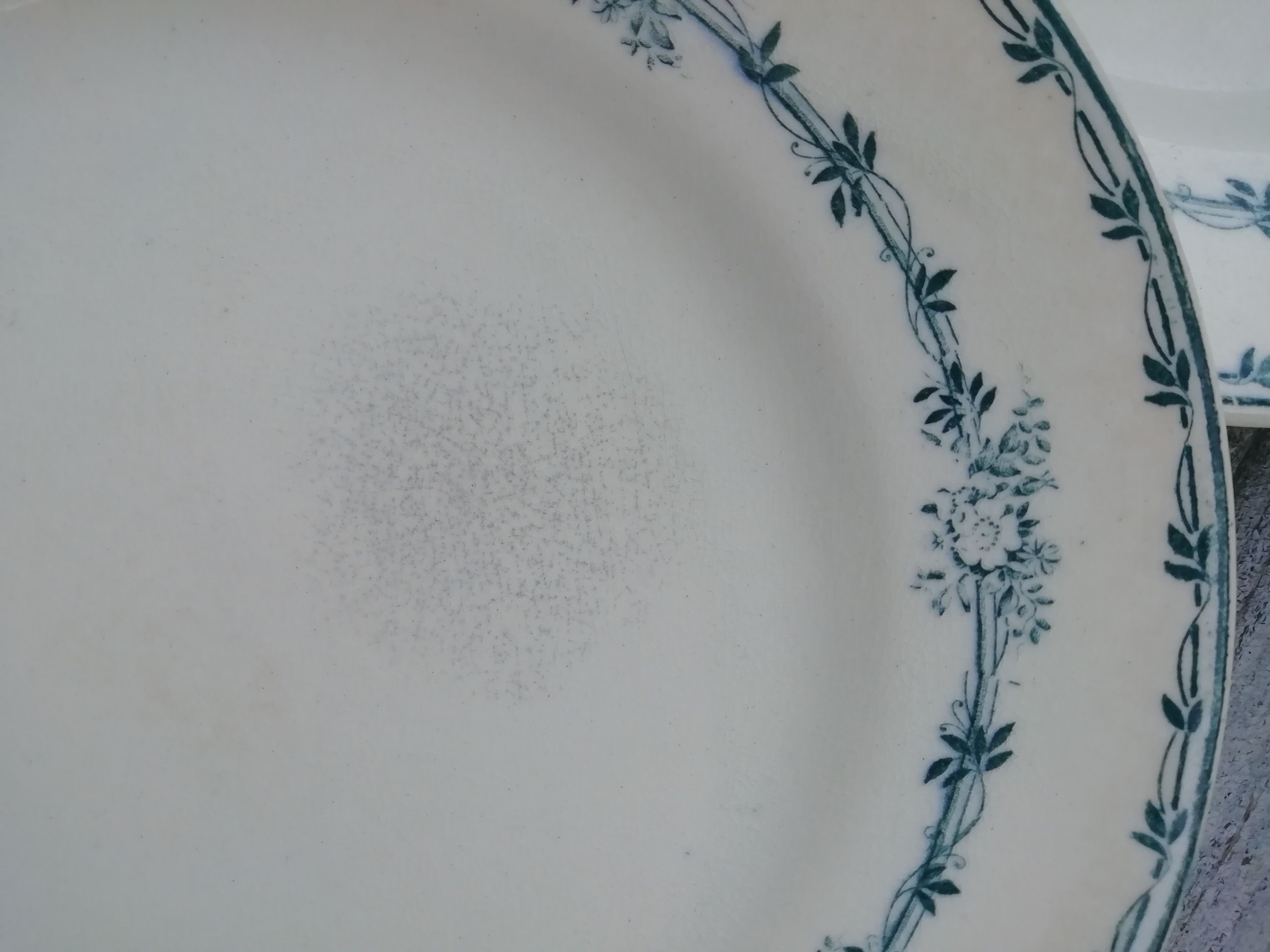 Iron earth saline dessert plates