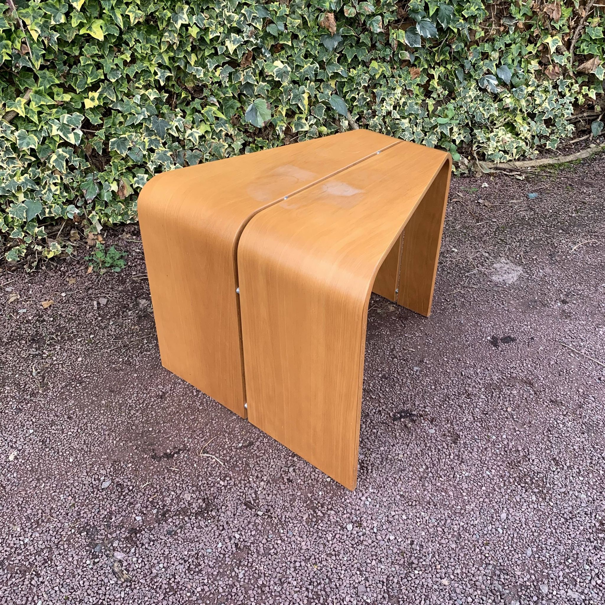 Table d’appoint trapézoïdale scandinave