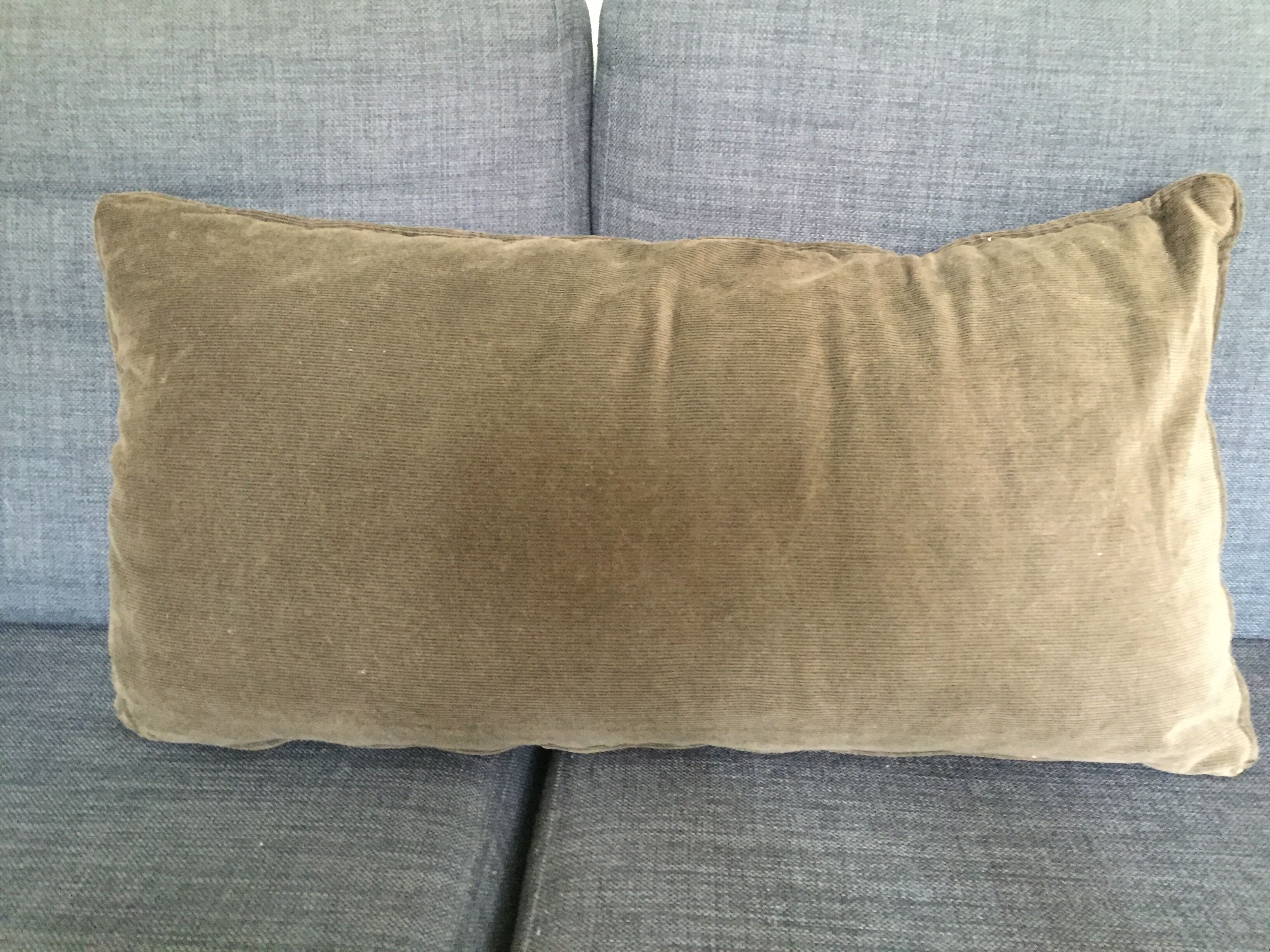 Decorative pillow case in brocade with ottoman turkish 16th century motifs