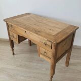 Ancien bureau en bois restauré