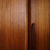 Buffet haut en teck, design danois, années 1960, production : Danemark