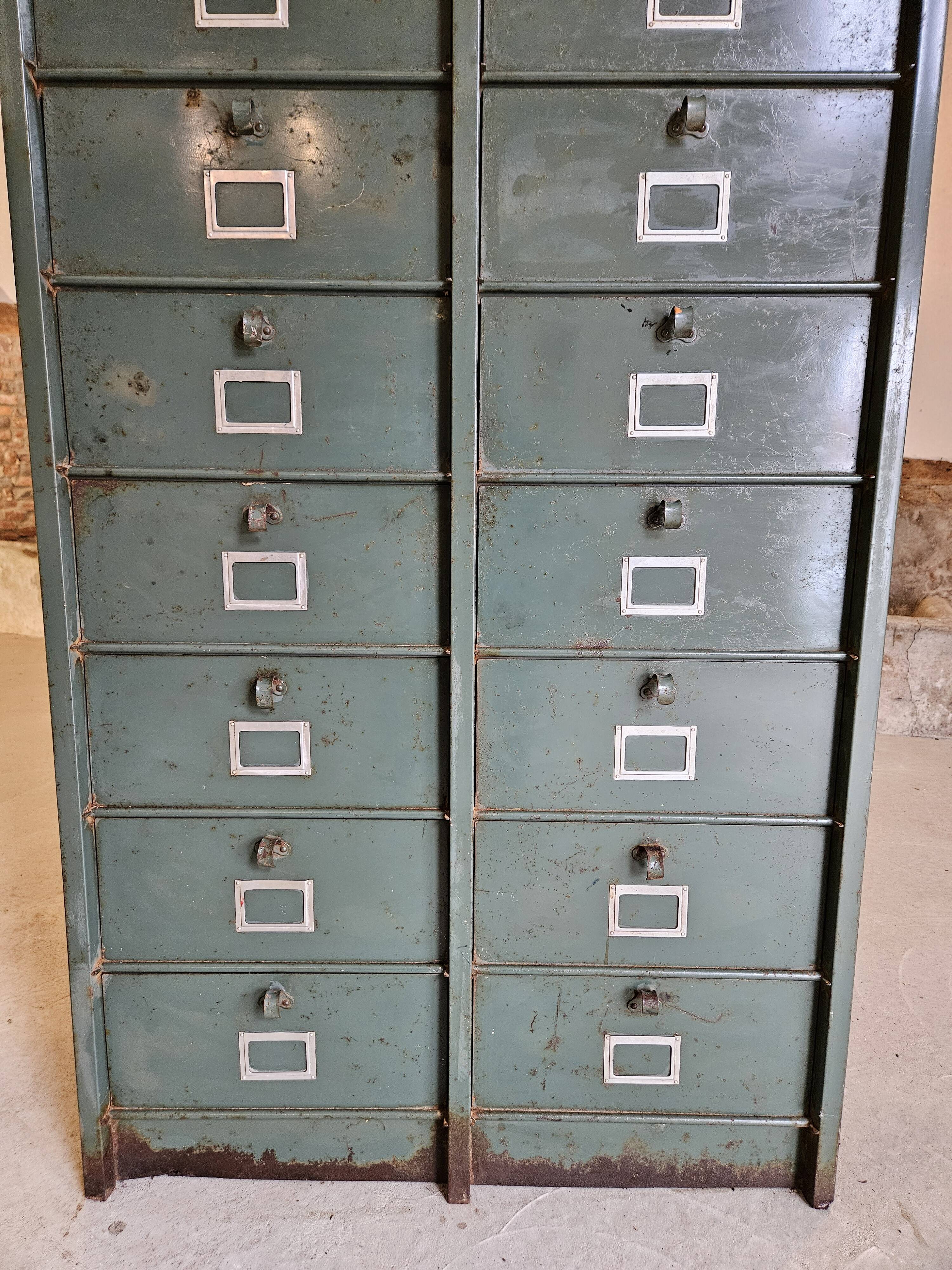 Clamshell furniture / Industrial metal furniture with two Strafor columns