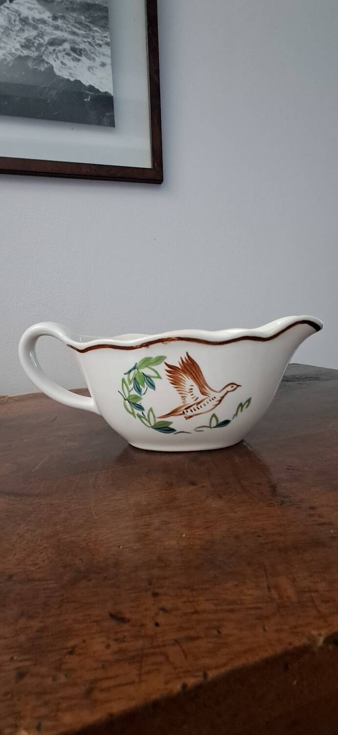Digoin Sarreguemines sauceboat with hand-painted waterfowl decoration
