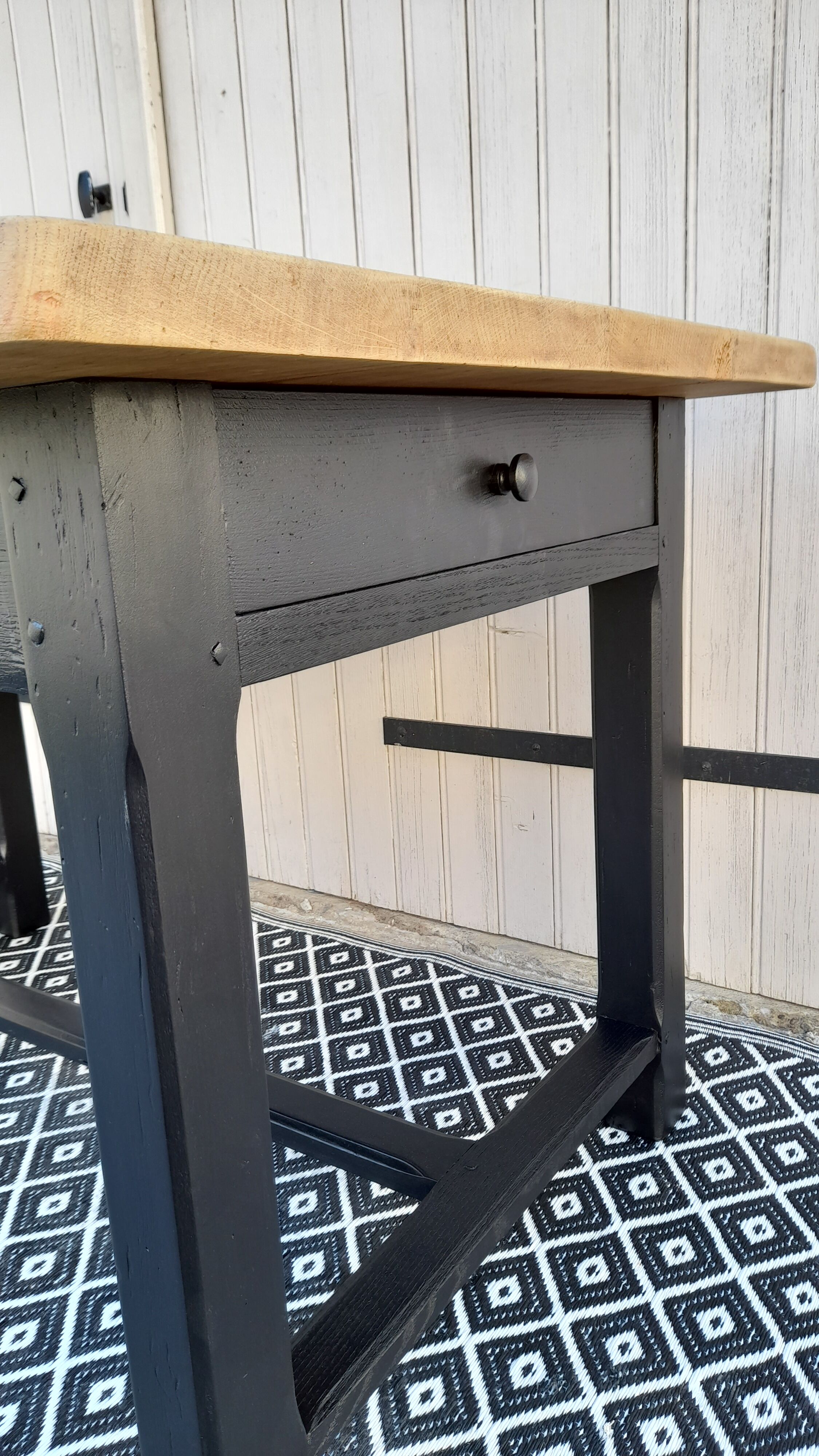 Square foot farm table