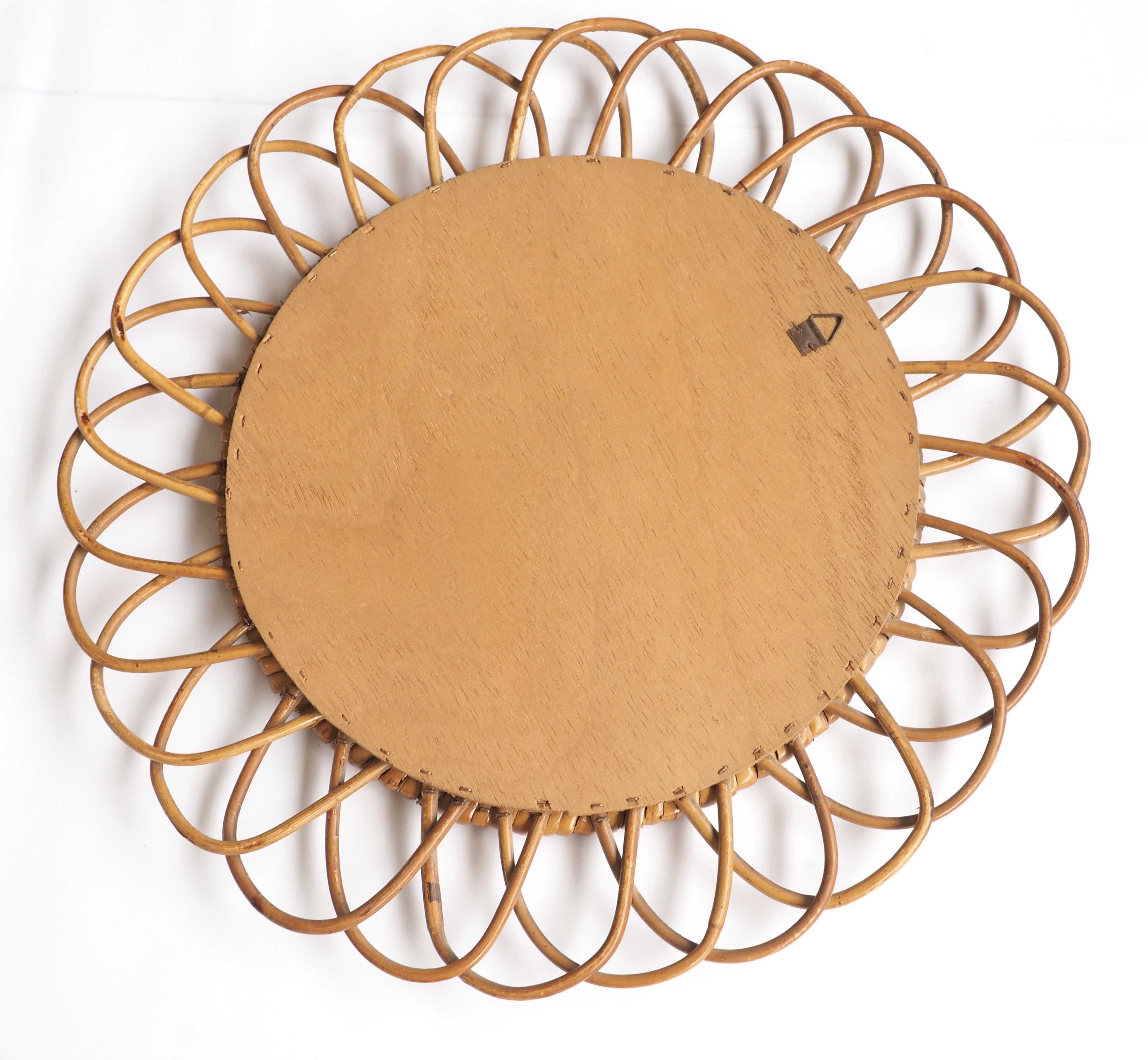 Mirror rattan daisy