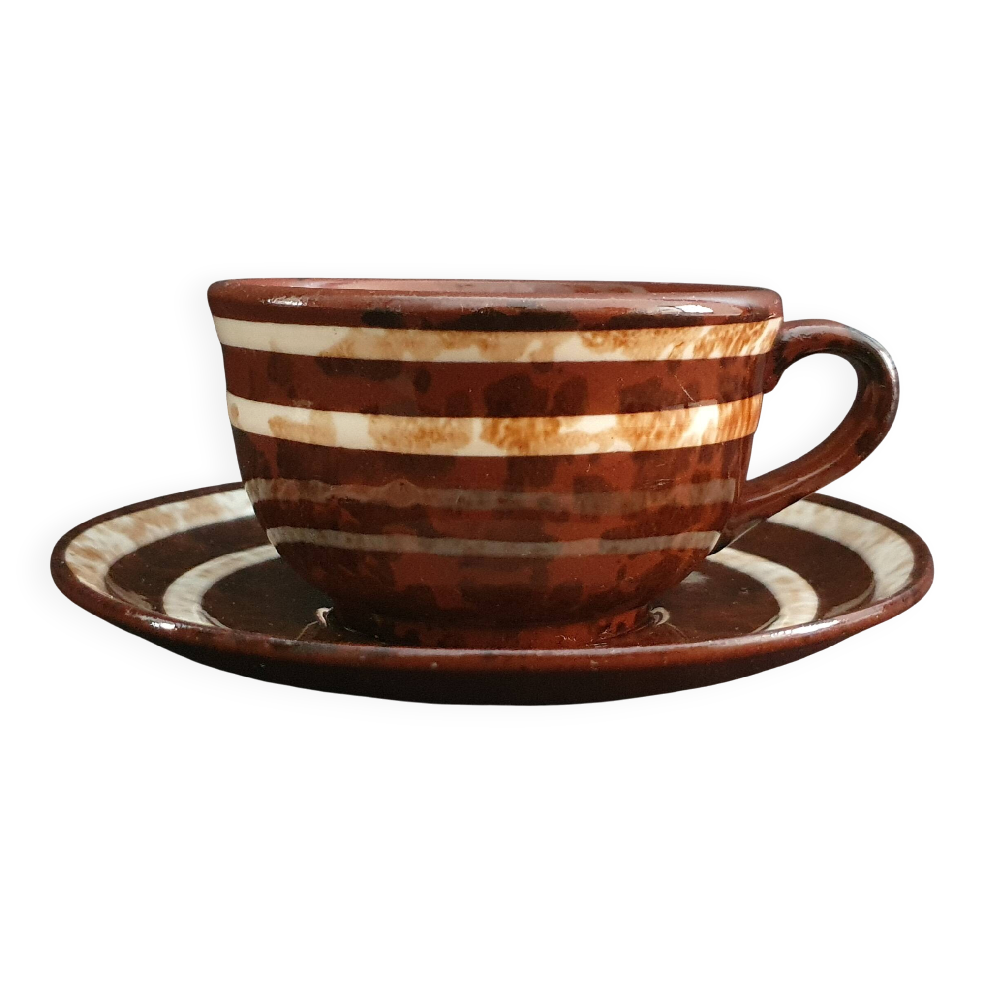 English earthenware cup in "Mary" style, Sarreguemines.