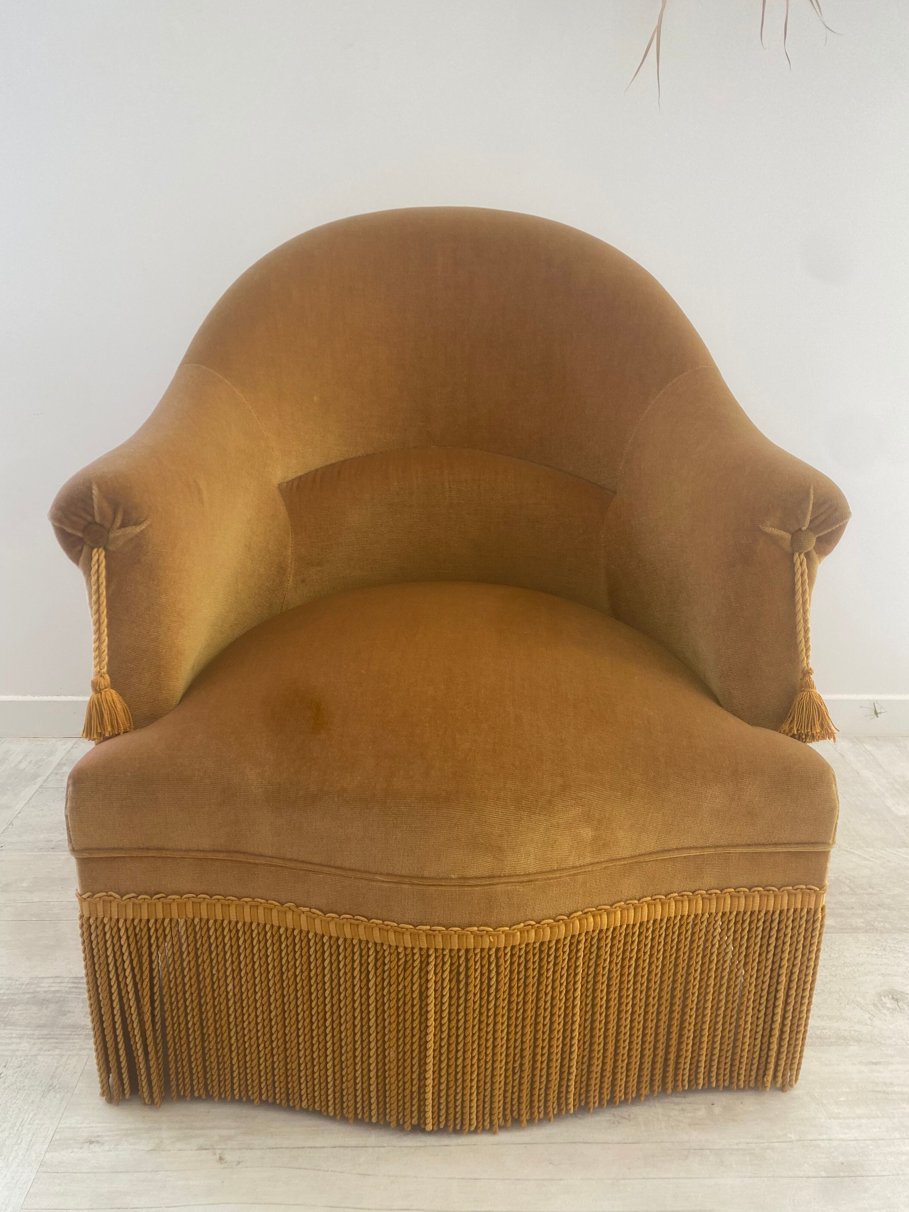 Toad armchair