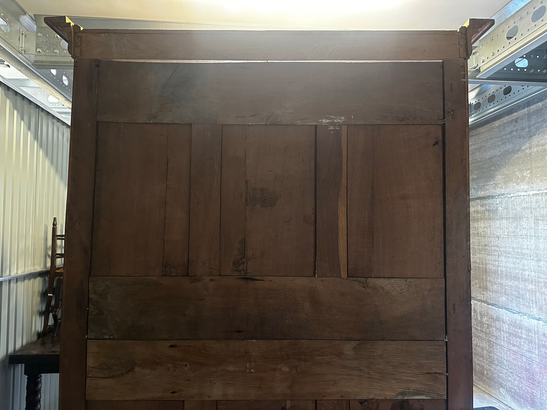 Armoire en orme massif d’époque Restauration, XIXe siècle