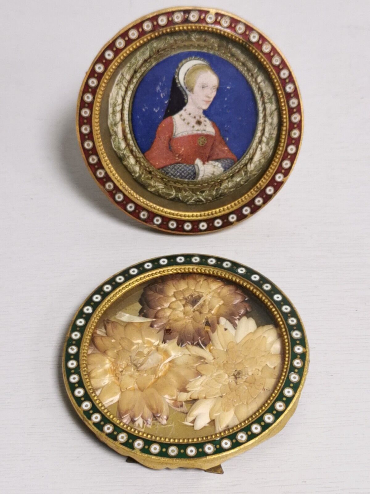 Pair of old Frames Photos / miniature portraits. Cloisonné enamels